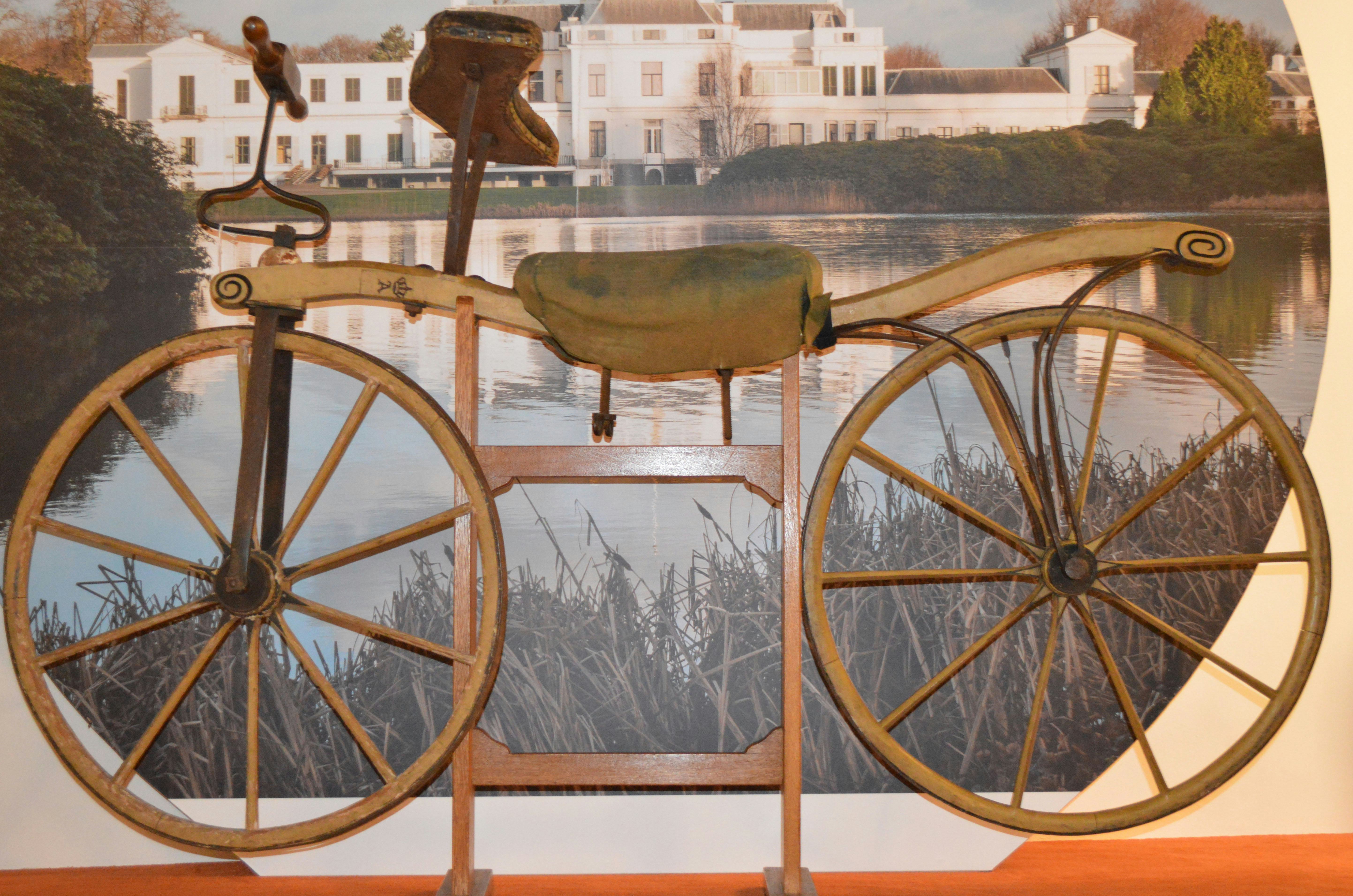 Deze loopfiets was van Koning Willem II. Foto Velorama