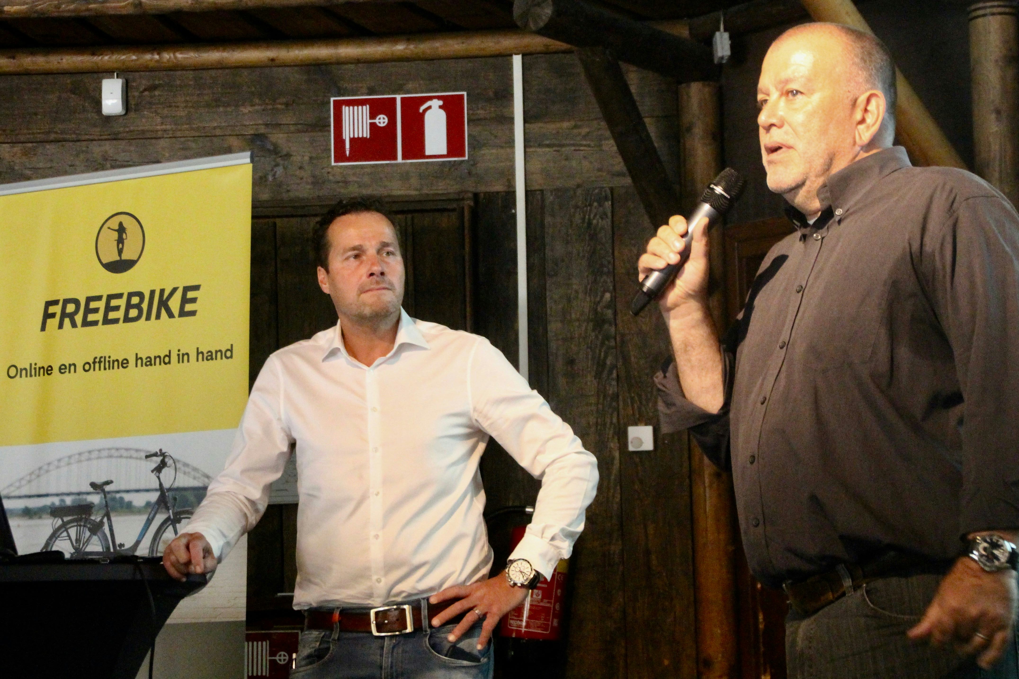 Maarten Akkers (l.) en Rob Beset lichten toe hoe Freebike succesvol in de markt gezet wordt en optrekt met dealers als ambassadeur. Foto Arnauld Hackmann