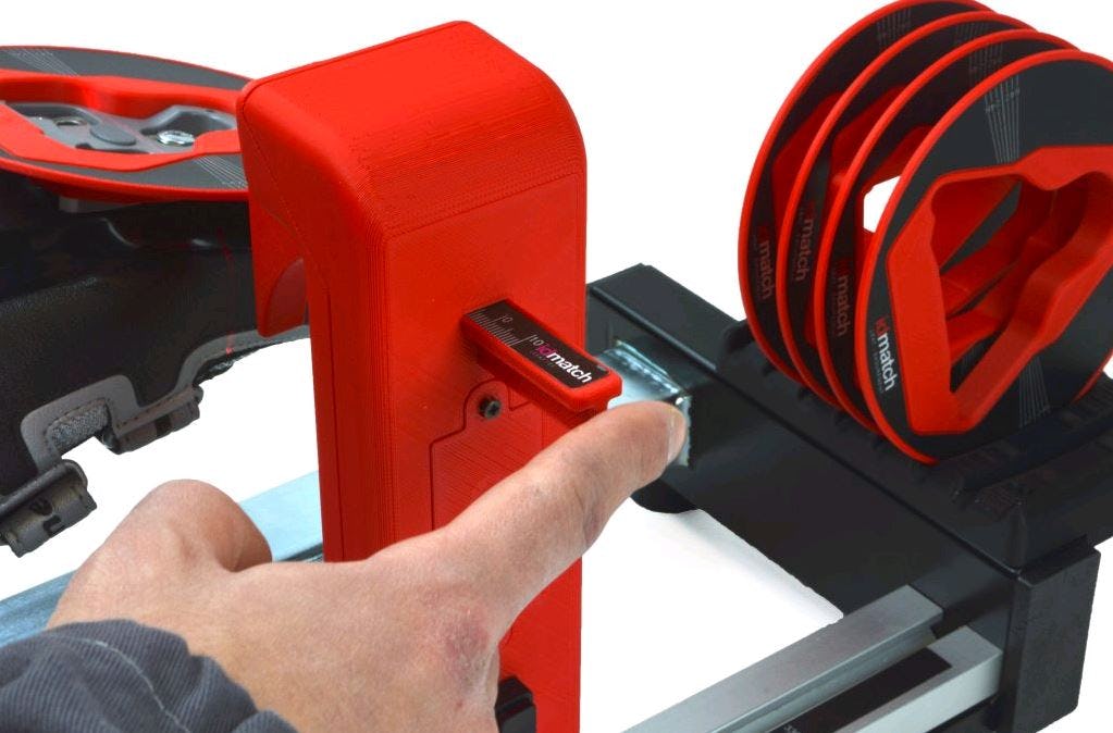 Schoenplaatjes monteren is eenvoudig en zeer precies te doen met de idmatch Cleat Fit. Foto's Oneway Distribution