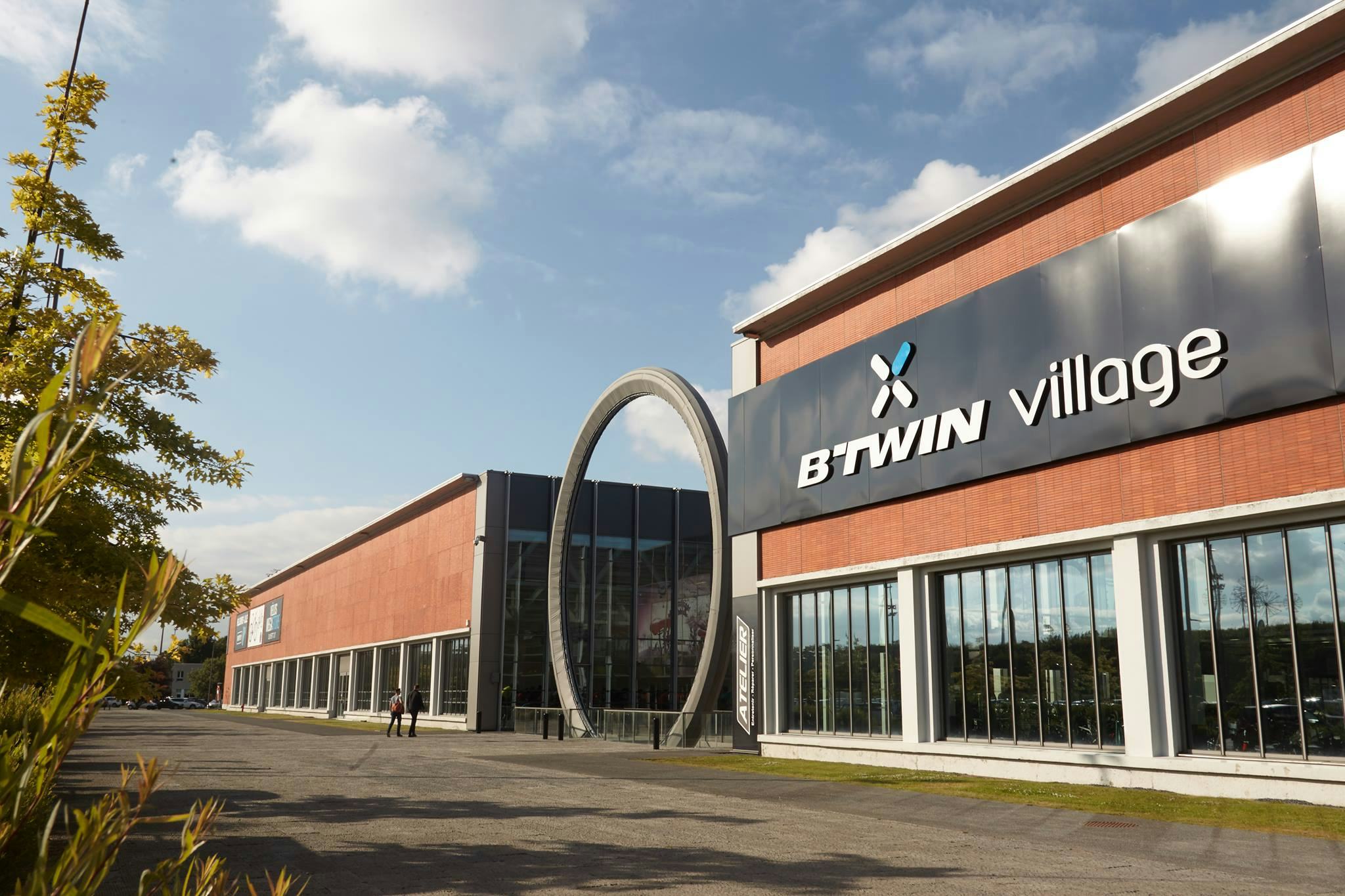 B’Twin Village is een megavestiging van Decathlon in Lille, bestaande uit een winkel, een testbaan, squashbanen, sportschool en een fabrieksgedeelte.