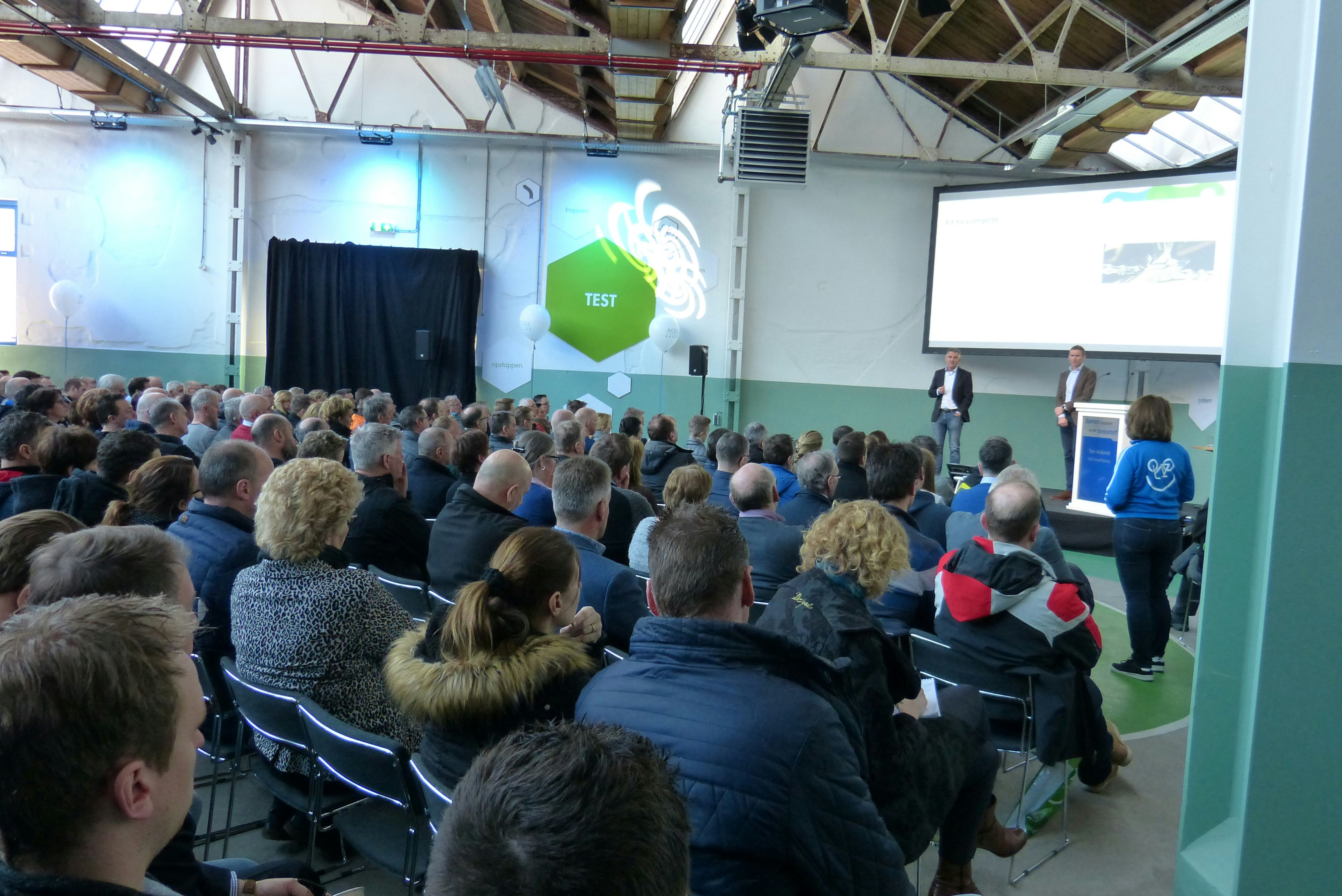 CEO Accell Group Ton Anbeek en Sten van der Ham, directeur Accell Benelux. Anbeek sprak de intentie uit om marktleider te worden in het midden en hogere segment elektrische fietsen. Foto's Redactie Tweewieler