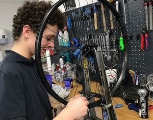 Robin de Weerd traint bij JUIZZ hard voor de finales.