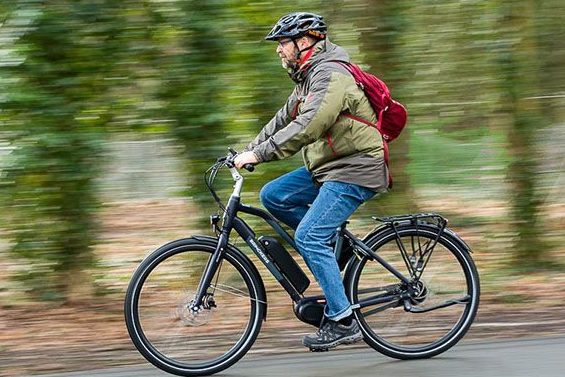 Probeeracties, aanschafregelingen en beloningsprogramma’s zorgen voor meer aankoop en gebruik van de e-bike. Onderzoek in Zuid-Limburg laat zien dat er nog veel potentieel is. Foto ANWB