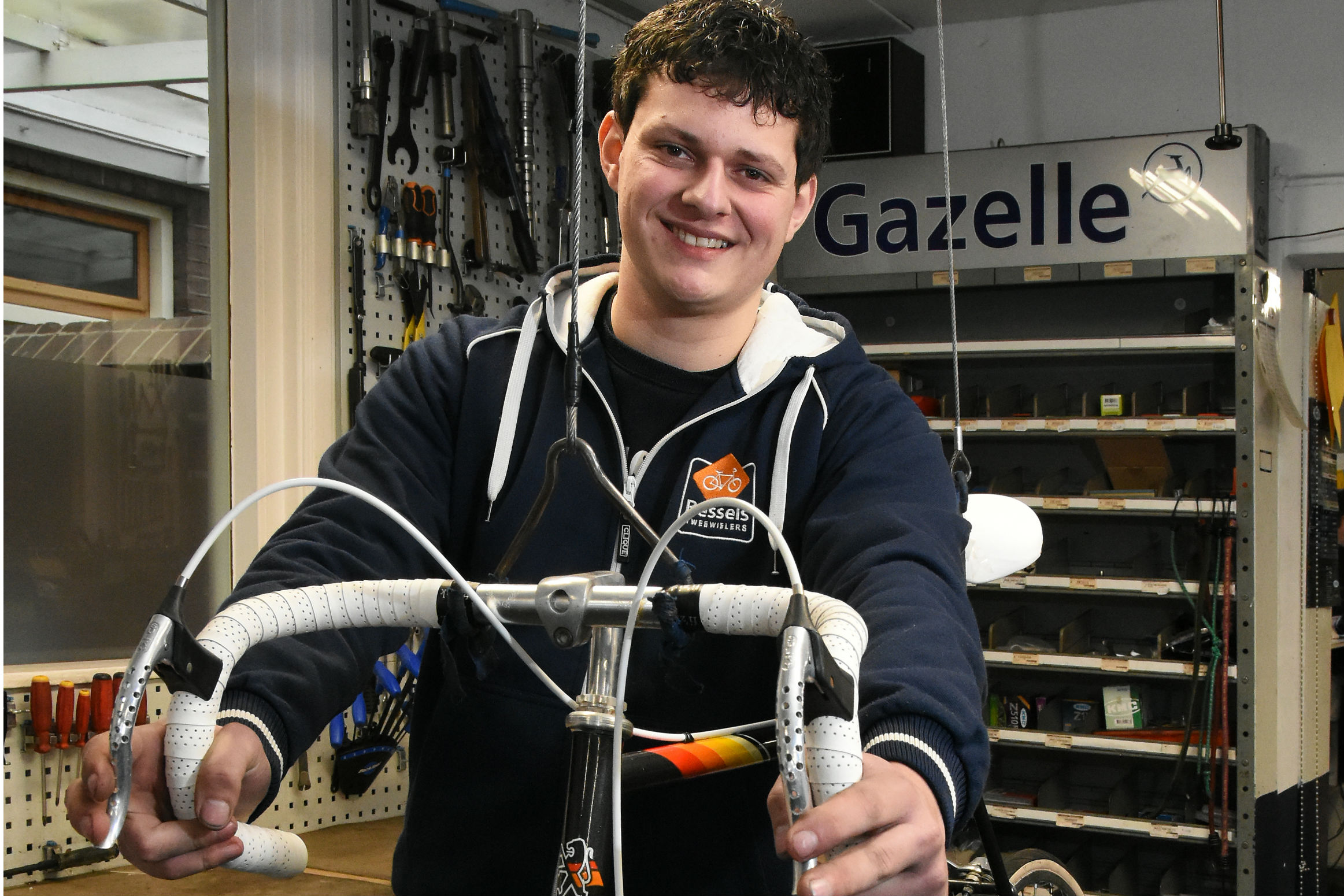 Marco Broekhuis van Bessels Tweewielers. Foto Ruud Dilling