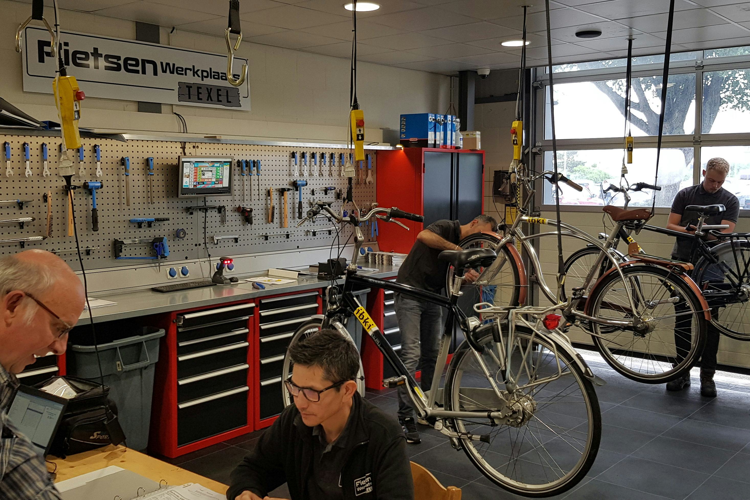 Deelnemers Fietsenwerkplaats Texel geslaagd