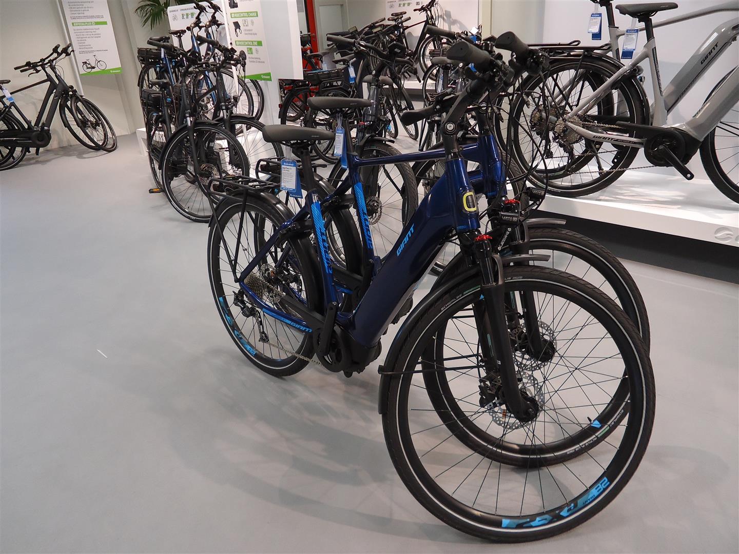 De Giant Any-Tour E+ met SyncDrive Life Sport en Deore.