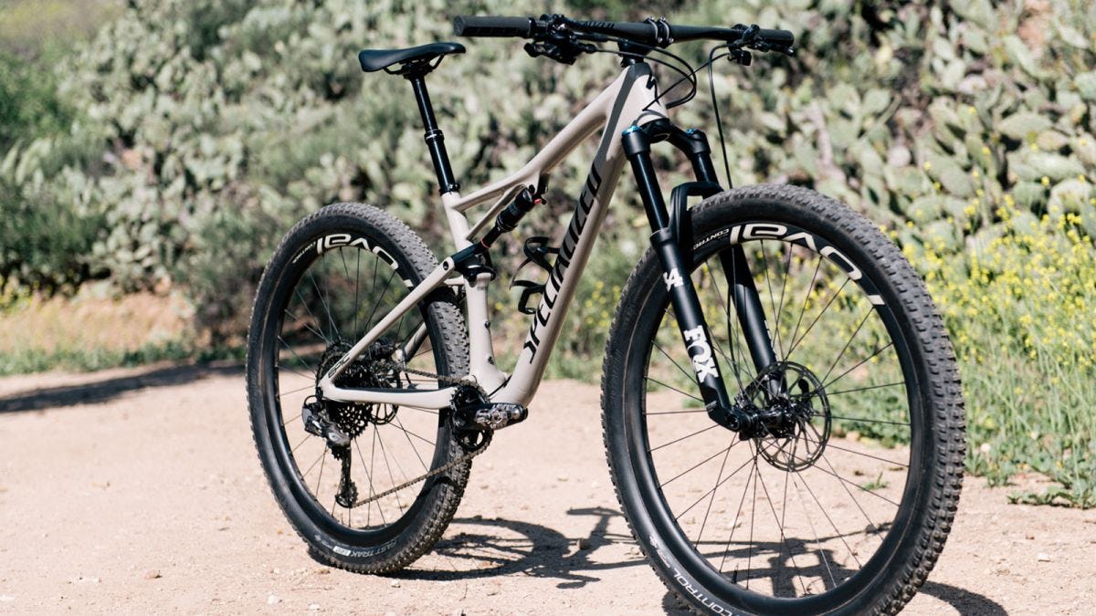 Een van de Early Launch 2019-modellen van Specialized is de Epic Expert (€ 5.399,-), met GX Eagle groepset, Roval carbon wielen en Fox 34 Stepcast vork. Foto Specialized