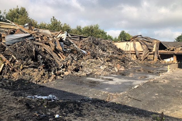 De restanten van het pand in Nunspeet. Foto Tweewieler