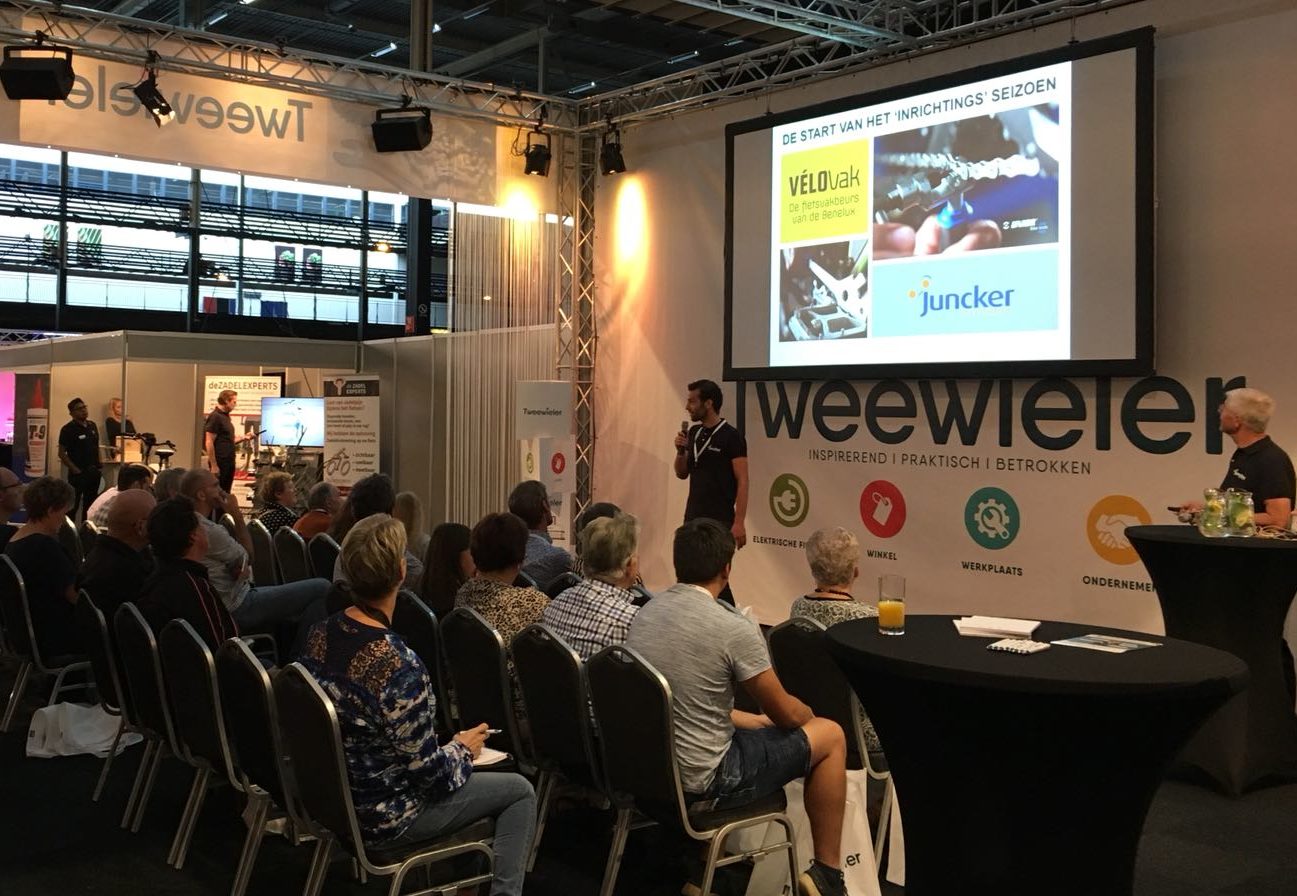 Bezoek het Tweewieler Kennistheater waar kennissessie worden gehouden over onder andere veilige accu-opslag, winkelinrichting en loopbaancoaching. Foto Tweewieler