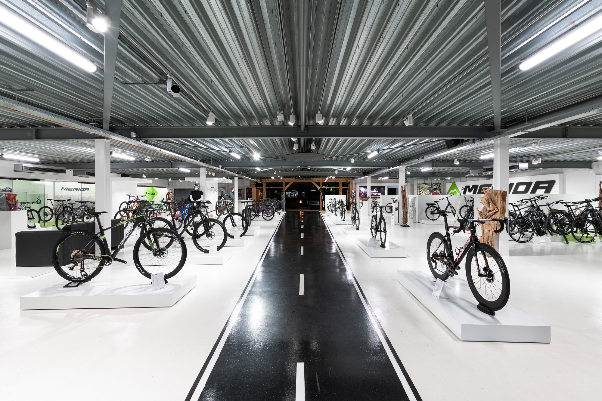Het Experience Center van Merida in Apeldoorn (foto: Sven Scholten)