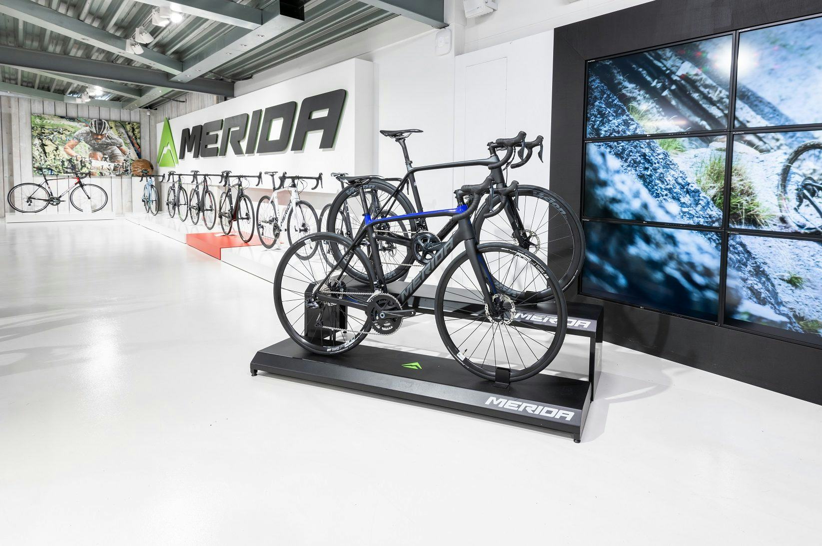 Merida zal in haar toekomstige reclame-uitingen meer gaan inzetten op de combinatie van online bestellen en levering via de vertrouwde dealer.
(foto Sven Scholten)