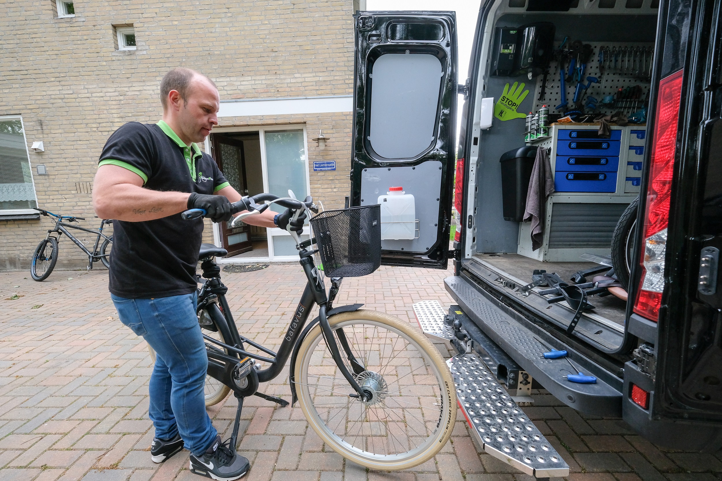 Mobiele fietsenmaker Julian Siemens: 'Klanten vinden me via social media'