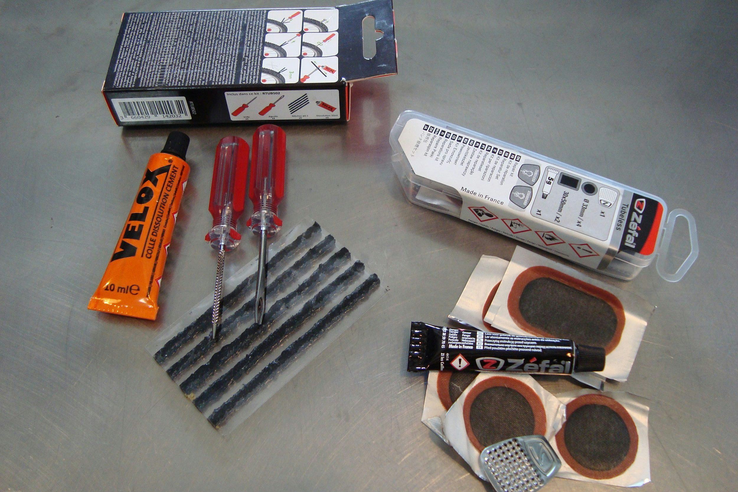 Werkplaats-1
Velox heeft een set met reparatiekoorden voor tubeless fietsbanden. Met de set van Zéfal kun je een tubeless band plakken.