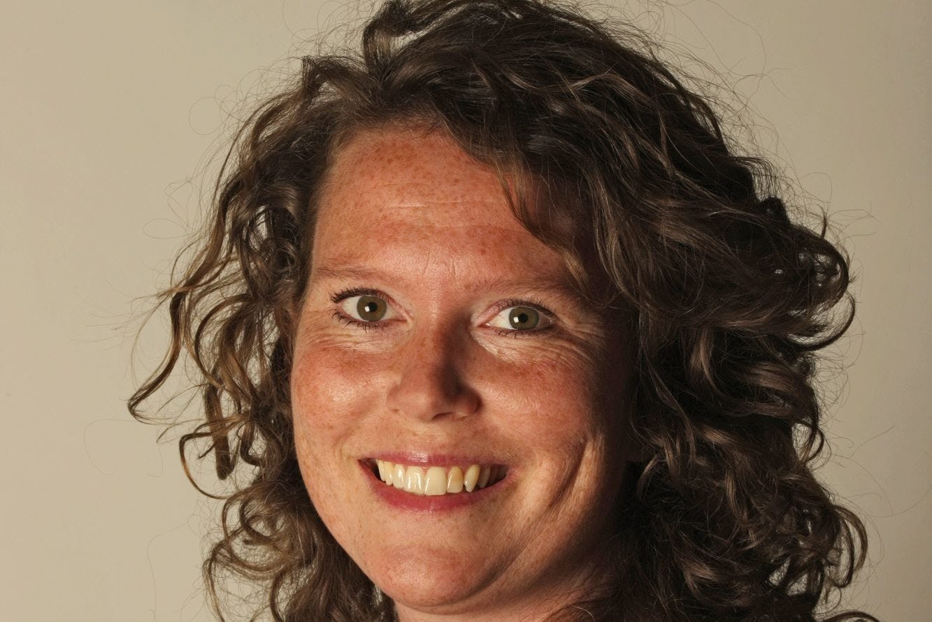 Consumentengedrag wordt voor 95% gestuurd door onbewuste processen. In een fysieke omgeving kun je vaak inspelen op de zintuigen van de consument. Puck Wilbers en de andere experts van Consumatics weten welke factoren bijdragen aan hogere klanttevredenheid, hogere merk- of winkelloyaliteit en een beter verkoopresultaat.