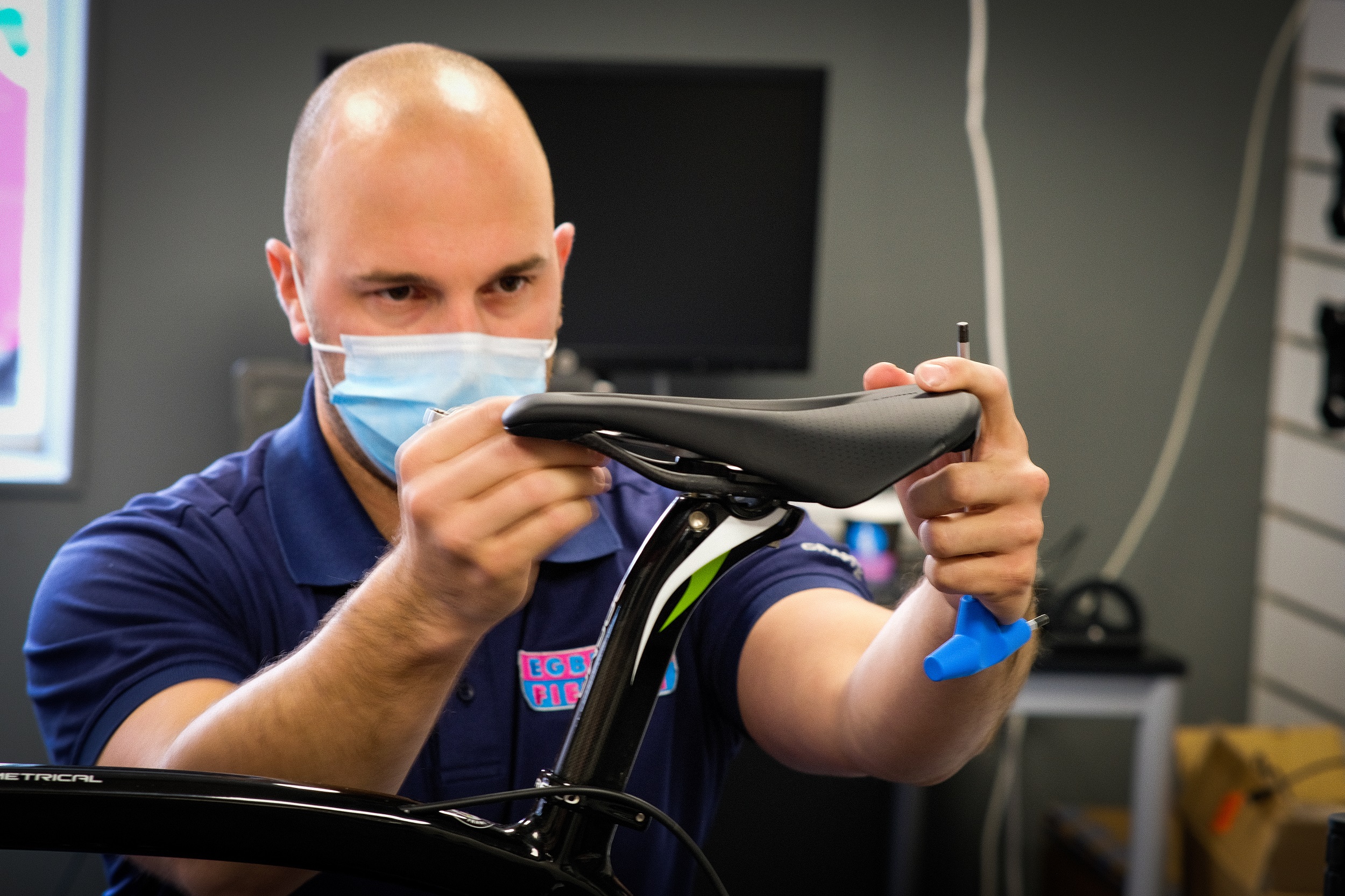 Per 1 december 2020 zijn mondkapjes verplicht in publieke binnenruimtes. De maatregel geldt in ieder geval tot 1 maart 2021.