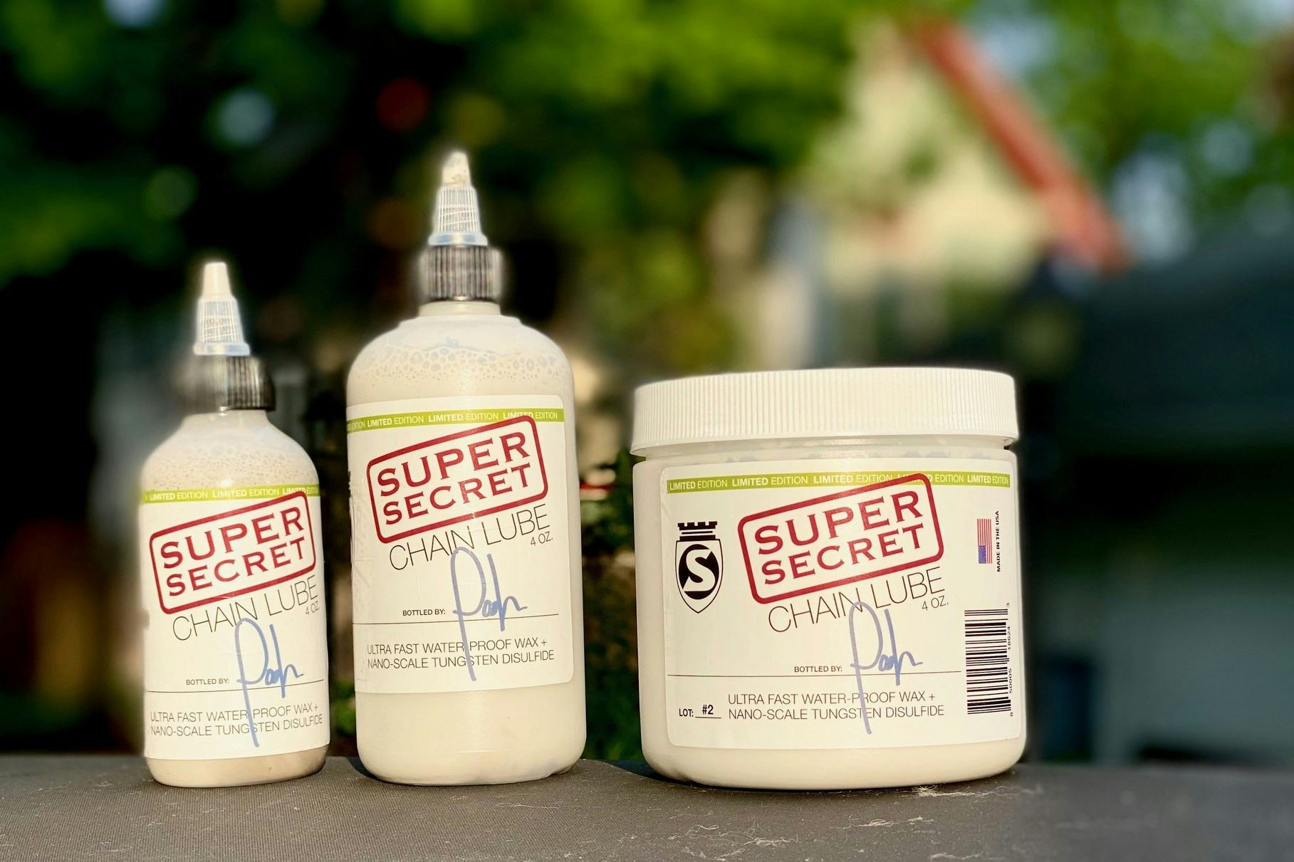 Silca Super Secret Chainlube is een chainwax die de ketting voorziet van een schone, droge, duurzame smering.