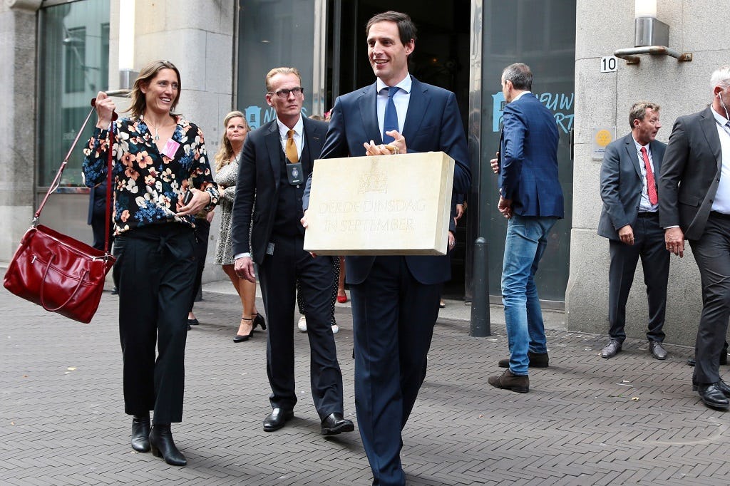 In het koffertje van demissionair minister van Financiën Wopke Hoekstra zitten ondanks de demissionaire status van het Kabinet toch enkele opvallende en belangrijke belastingvoorstellen.