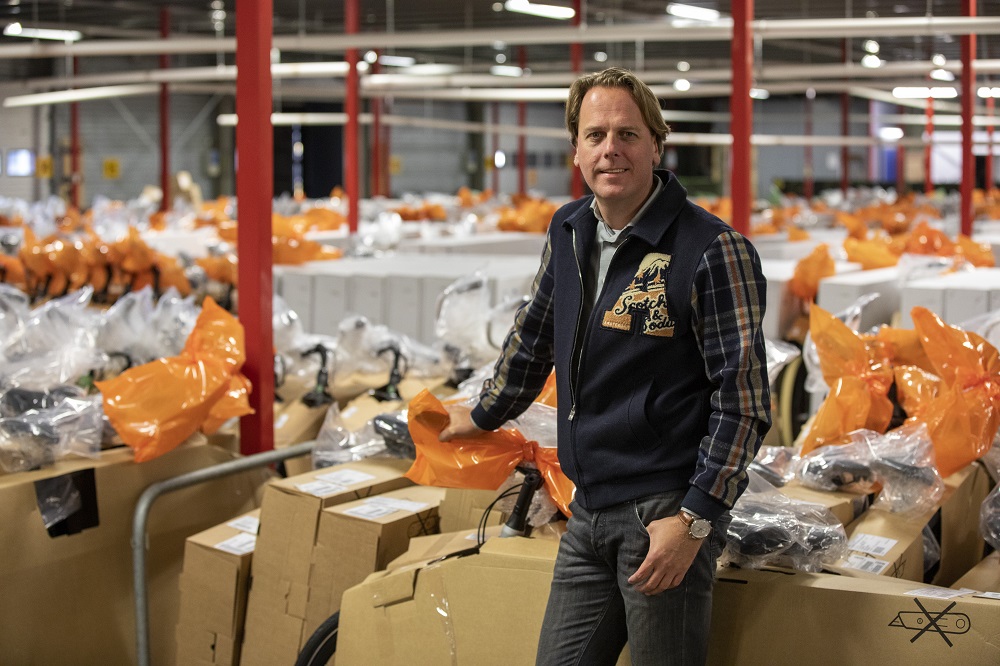 Ron Kleinsmit, commercieel directeur bij Nedcargo Logistics Group: “Bij ons draait het om de vraag wat belangrijk is voor de klant.” (foto's Anne van der Woude)