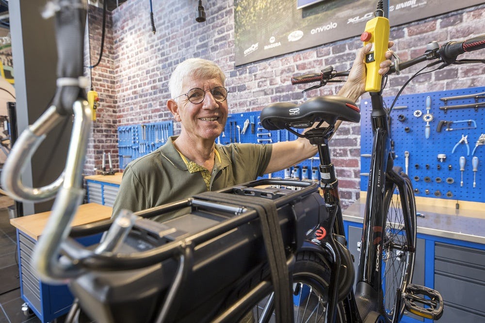 Bert van Engelen, werkzaam bij Juncker Bike Parts, deelt zijn jarenlange ervaring over de werkplaats met ons. Doe er je voordeel mee! (foto's Koos Groenewold)