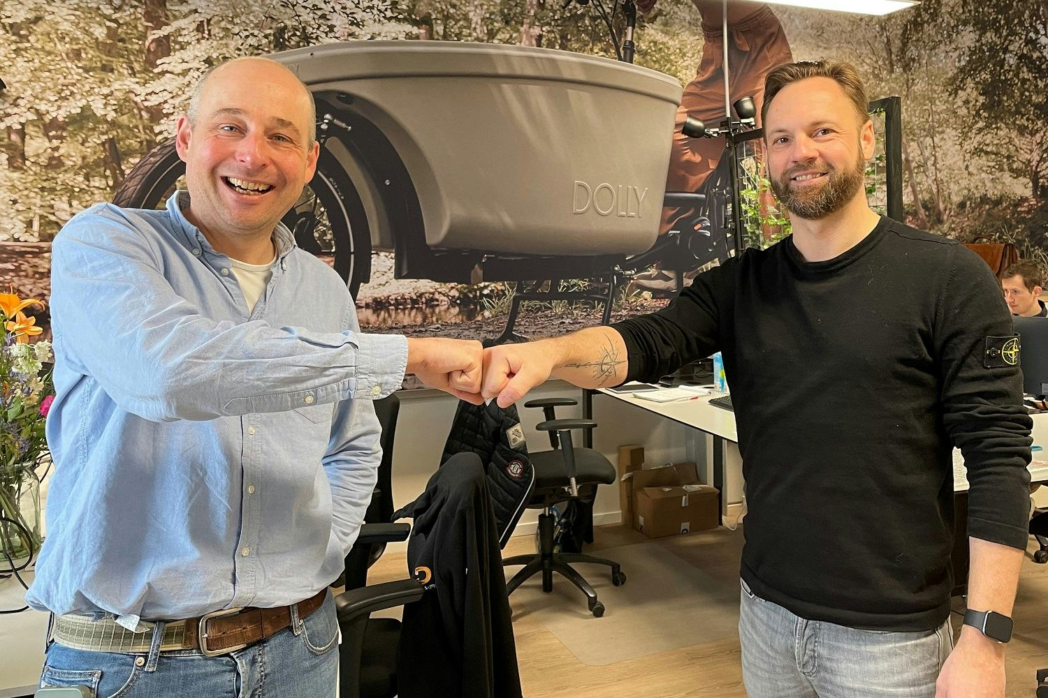 Mede-eigenaar Daan Buddingh (links) van Dolly Bikes met Jeroen van Kester van Tracefy.