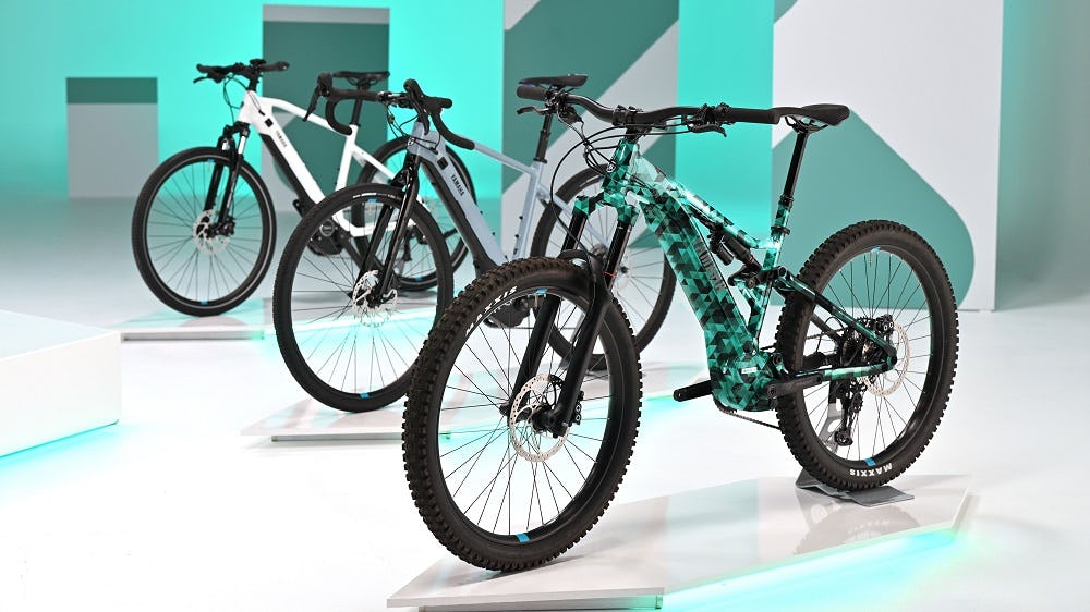 De Japanse fabrikant heeft drie e-bikes op de rol staan. Yamaha heeft zich bij de e-bikes net als bij de Neo’s scooter laten inspireren door ontwikkelingen op de Nederlandse markt.