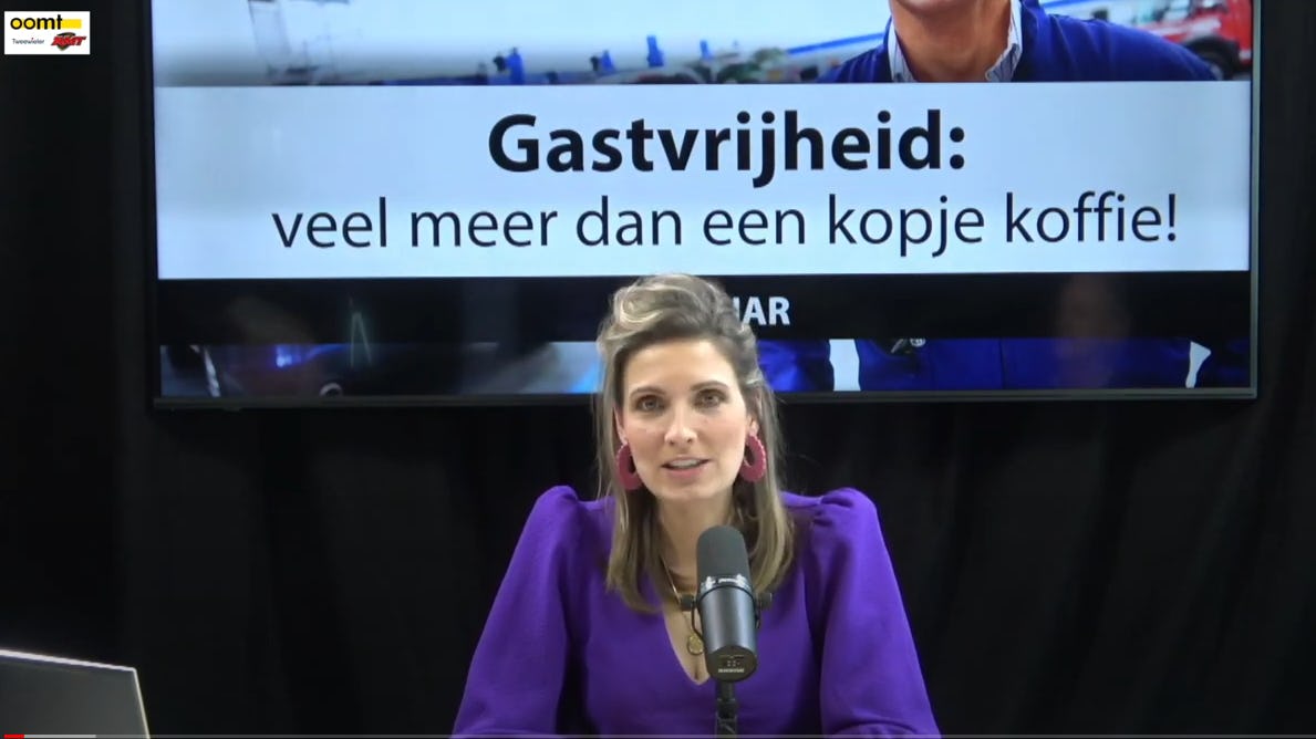 Presentatrice van het webinar is Annemarie Brüning, bekend van Hart van Nederland en Shownieuws.