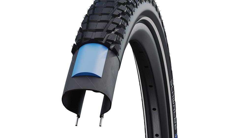 Nieuw bij Schwalbe voor dit jaar zijn de Marathon Efficiency en de Marathon Plus Tour (foto), twee bandtypes die ook bedoeld zijn voor e-bikes. De Plus Tour biedt de best denkbare lekbescherming die Schwalbe momenteel biedt en is geschikt voor een hoge belastbaarheid.