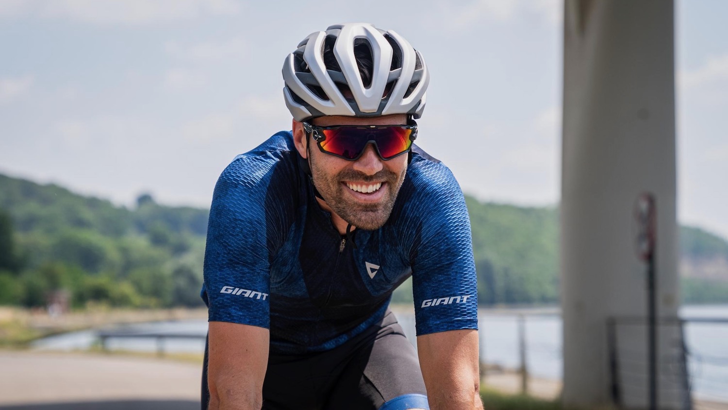 Dumoulin koos voor een korte break na zijn afscheid als prof. Vandaag de dag is zijn passie voor de wielersport weer ongekend groot en inspireert hij graag anderen om ook te gaan fietsen. Foto: Michiel Maas