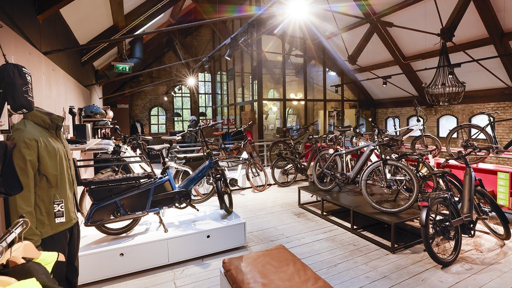 De winkel van QicQ in de Amsterdamse Westergasfabriek is klein, maar dat is het bedrijf allesbehalve. Er werken 15 fulltimers en wordt een miljoenenomzet gedraaid. (foto's Koos Groenewold)