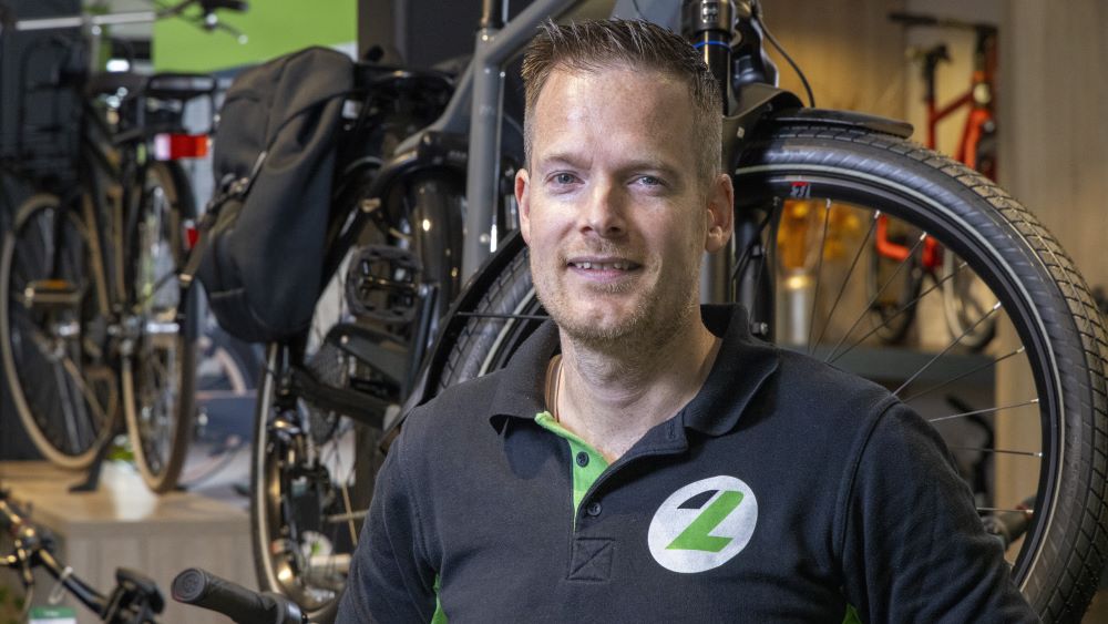 Erik van Leijenhorst wil geen merken voeren die collega-ondernemers in de buurt hebben. “Komt er een klant voor een Gazelle dan probeer ik hem naar mijn merken te praten. Lukt dat niet? Even goede vrienden, ik verwijs hem of haar zonder problemen naar mijn collega. Op die manier houd je de relatie met collega’s goed en houd iedereen zijn marktaandeel.”