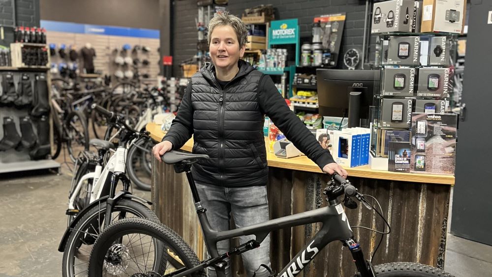 De fietsdiefstal heeft veel impact gehad op het team van Hawe Tweewielers. Jolanda Wesselink: “We hadden er echt buikpijn van. Vervolgens kost het tijd om het vertrouwen in de consument terug te winnen.”