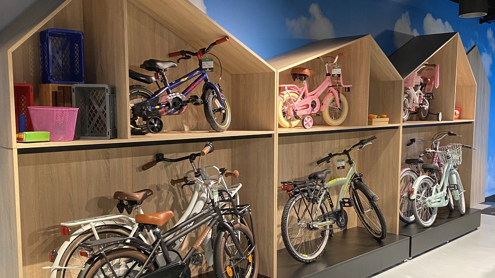 De hoek met kinderfietsen bij winnaar van de Tweewielerwinkel van het Jaar 2023 Leijenhorst2wielers.