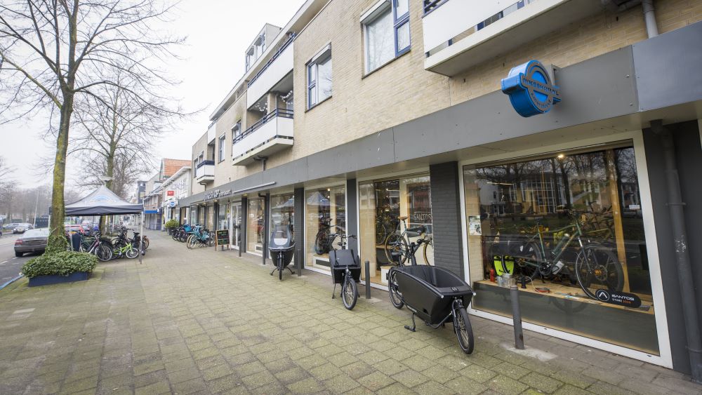 Locatus heeft actuele gegevens van alle winkels, horecabedrijven en dienstverleners in de Benelux die consumentengericht zijn. De data bij marktonderzoeker Locatus wordt onder andere aangeleverd door veldwerkers, dat zijn mensen die tellingen van winkels en passanten doen. 