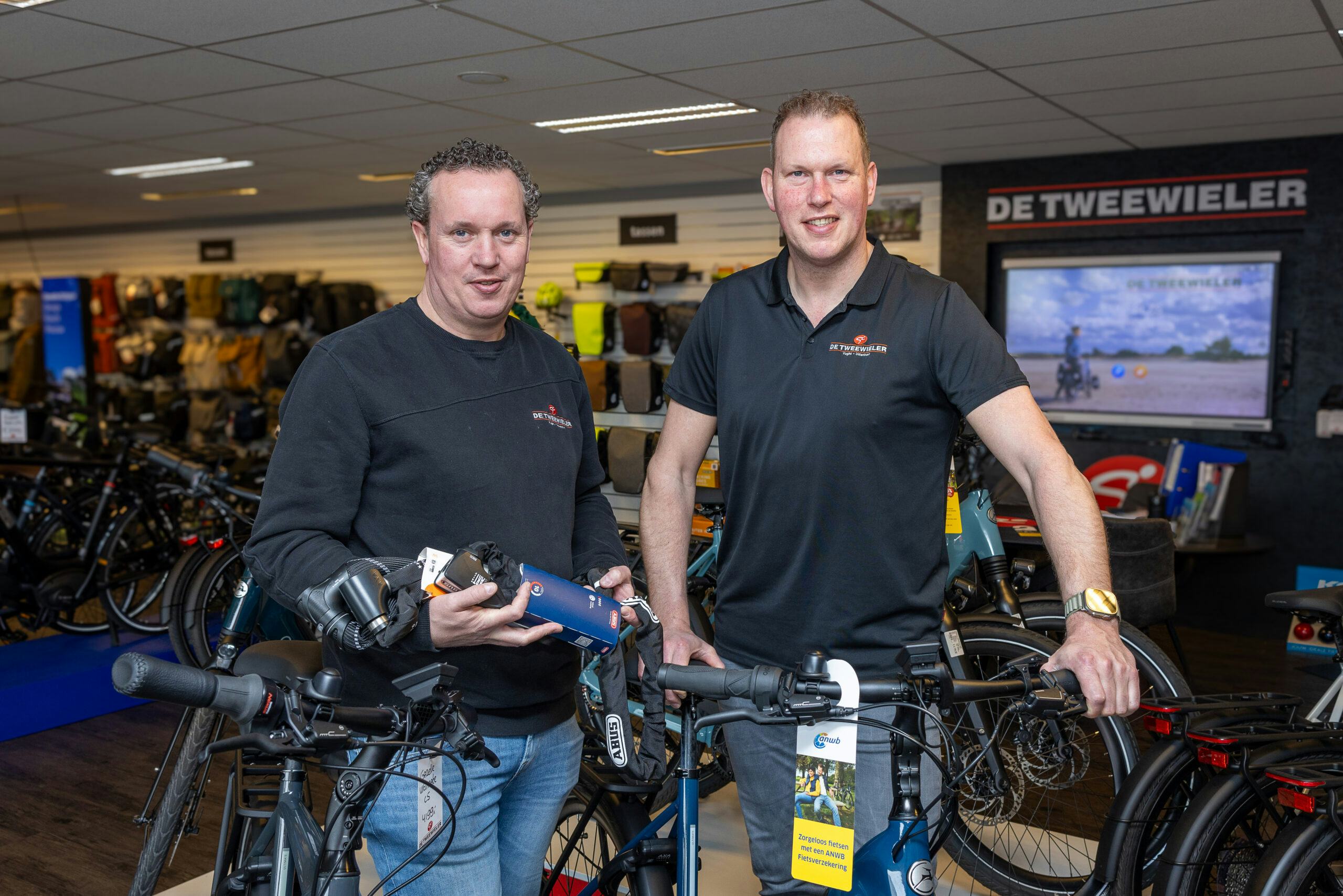 De Tweewieler in Udenhout. Paul Verschuren (L) en zijn broer Frank