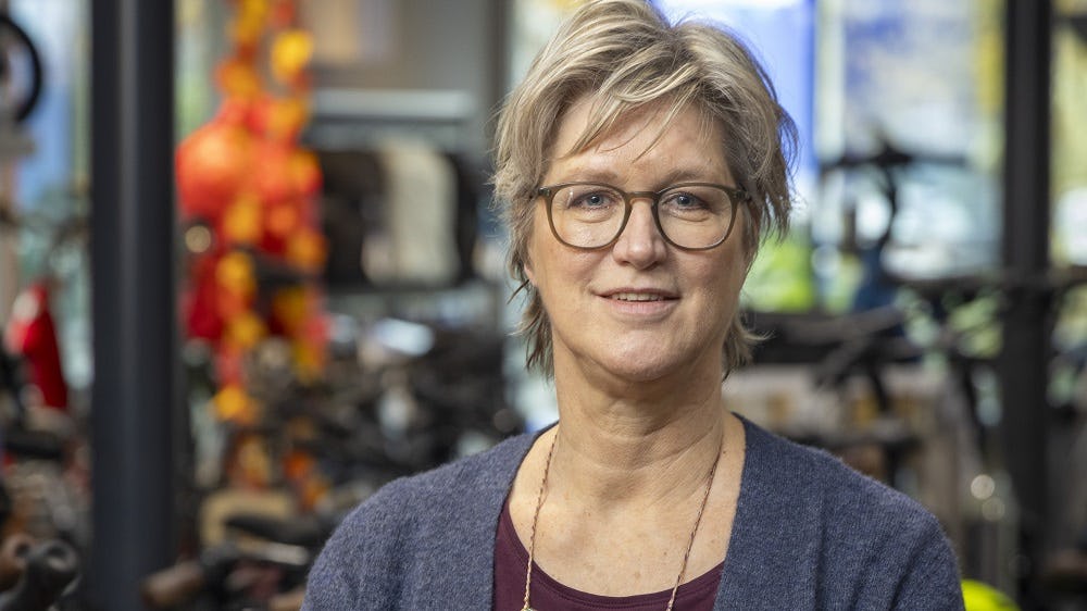 Hedwig Berendsen is senior redacteur van Tweewieler en volgt al ruim 27 jaar de ontwikkelingen in de branche.