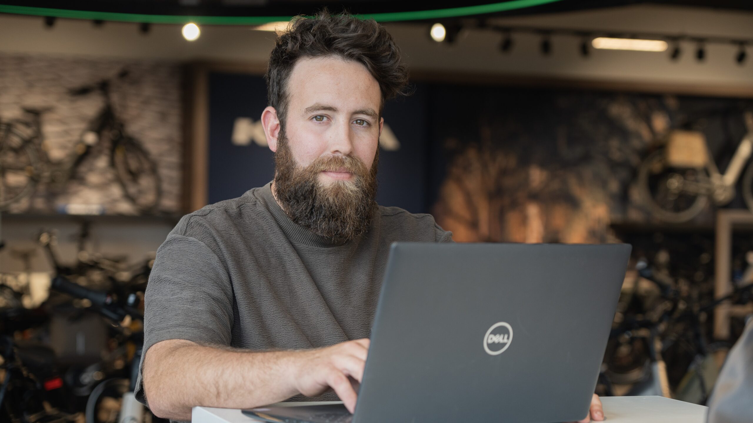 Vertegenwoordiger Sander Hiroux van CycleSoftware is niet alleen professioneel geïnteresseerd in fietsen. Het is ook zijn hobby. “Lekker fietsen met m’n maten en daarna op een terras een Duveltje drinken.”
 Foto: Ruud Dilling