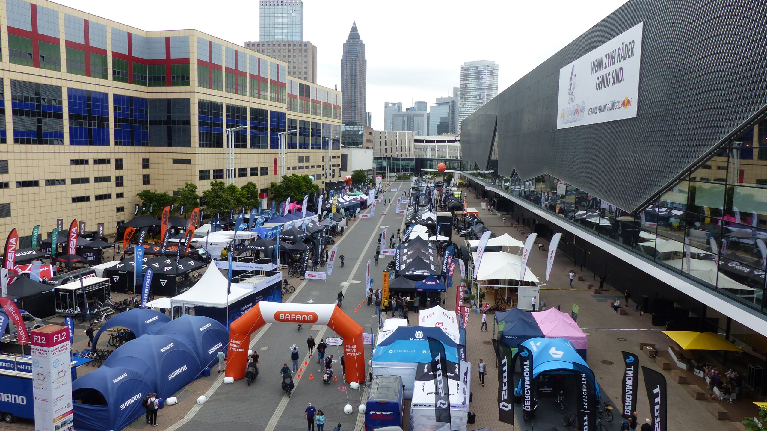 Hoewel de markt voorzichtig optimistisch is, was de stemming onder de ruim 1.800 exposerende bedrijven op Eurobike uiterst positief. Foto: Tweewieler