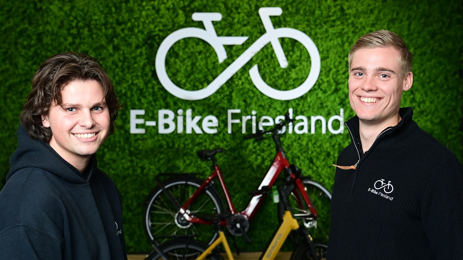 Oprichters Buck van der Weerd (links) en Jildert Boekema. Medeoprichter Buck van der Weerd: "We waren allebei 19 jaar oud toen we op zoek gingen naar onze drive." (Foto's: Marjolein Ansink)