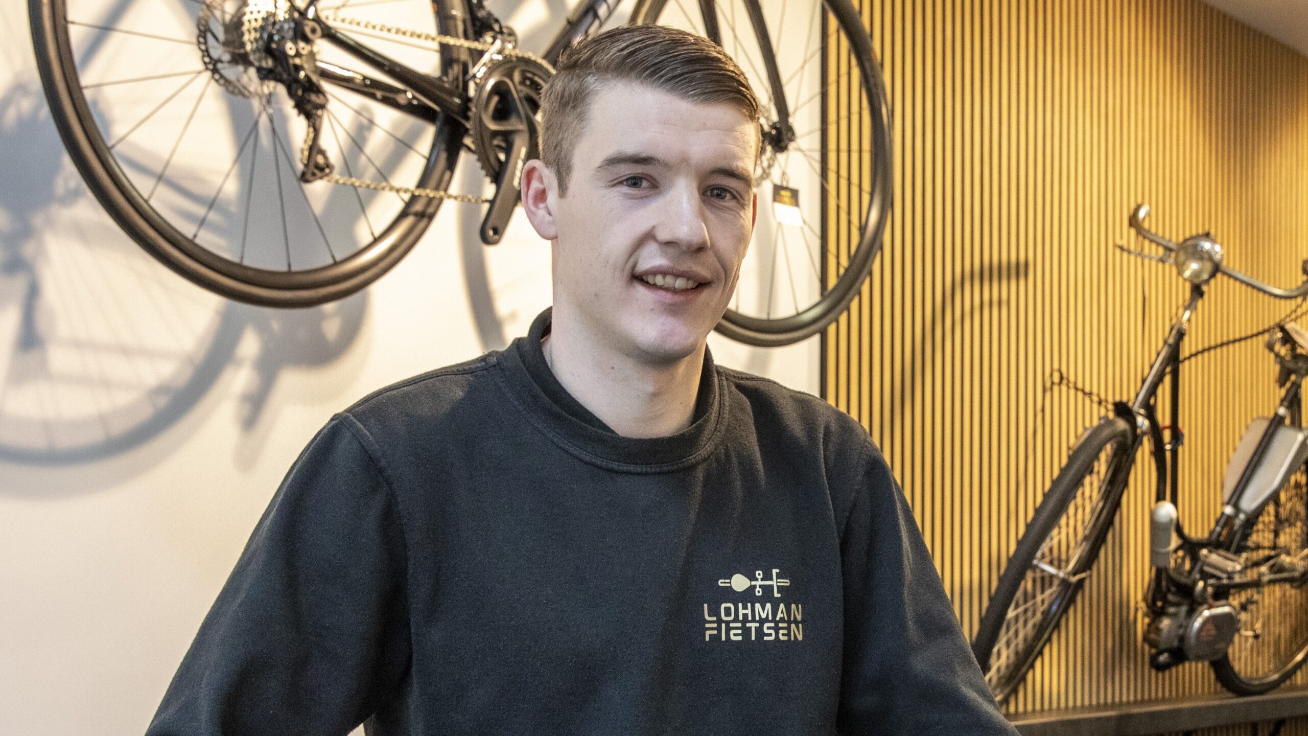 Davey Lohman kijkt met trots terug op het eerste jaar van zijn winkel: "Ik ben vanaf nul begonnen, het was een risico, maar het is boven verwachting goed verlopen." (Foto's: Anne van der Woude)