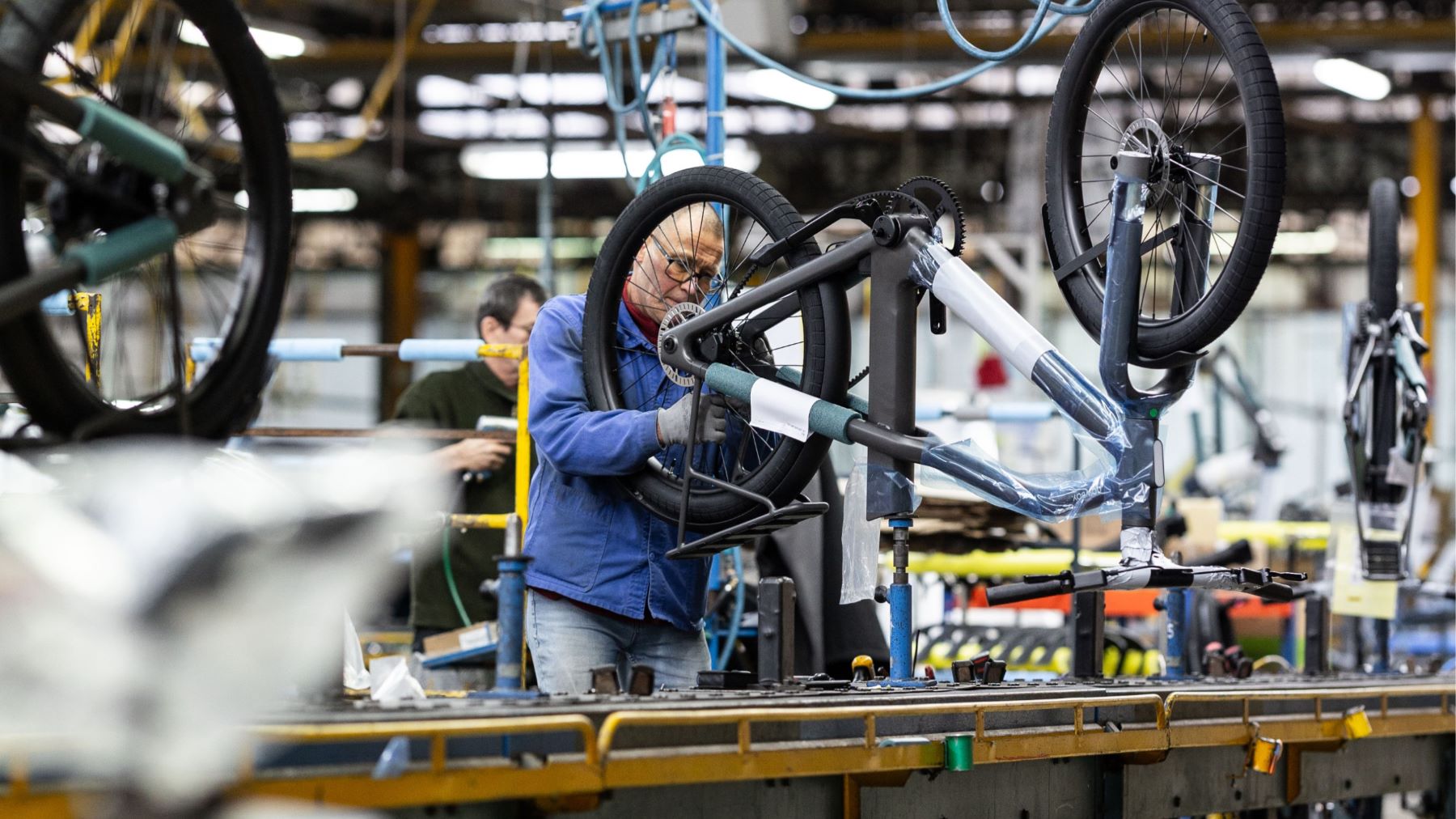 ReCycles breidt middels de samenwerking met Cowboy zijn productie uit van traditionele fietsen naar hightech e-bikes. Foto Cowboy