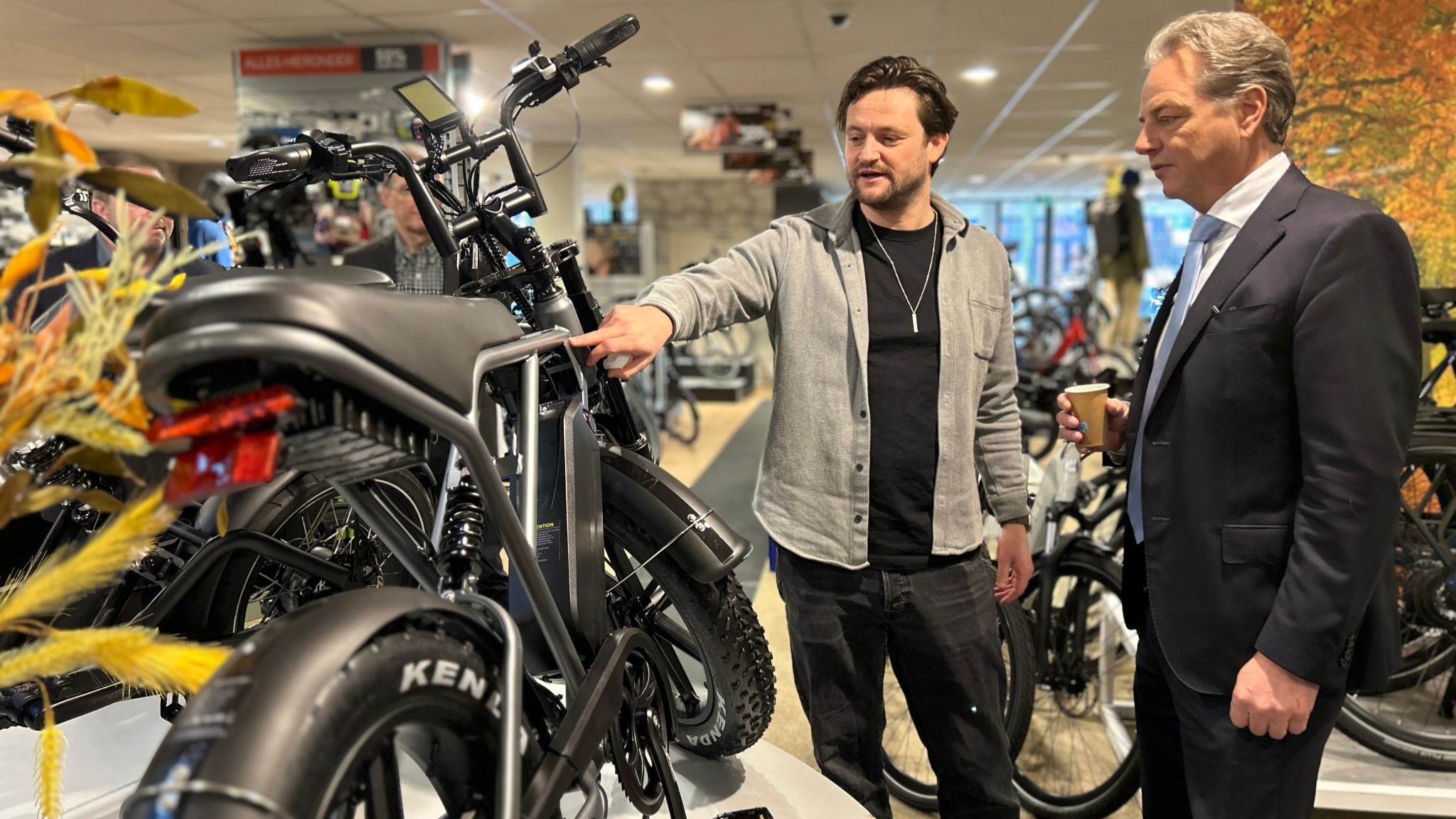 Minimumleeftijd en helm voor alleen fatbikes kan niet, herhaalt minister