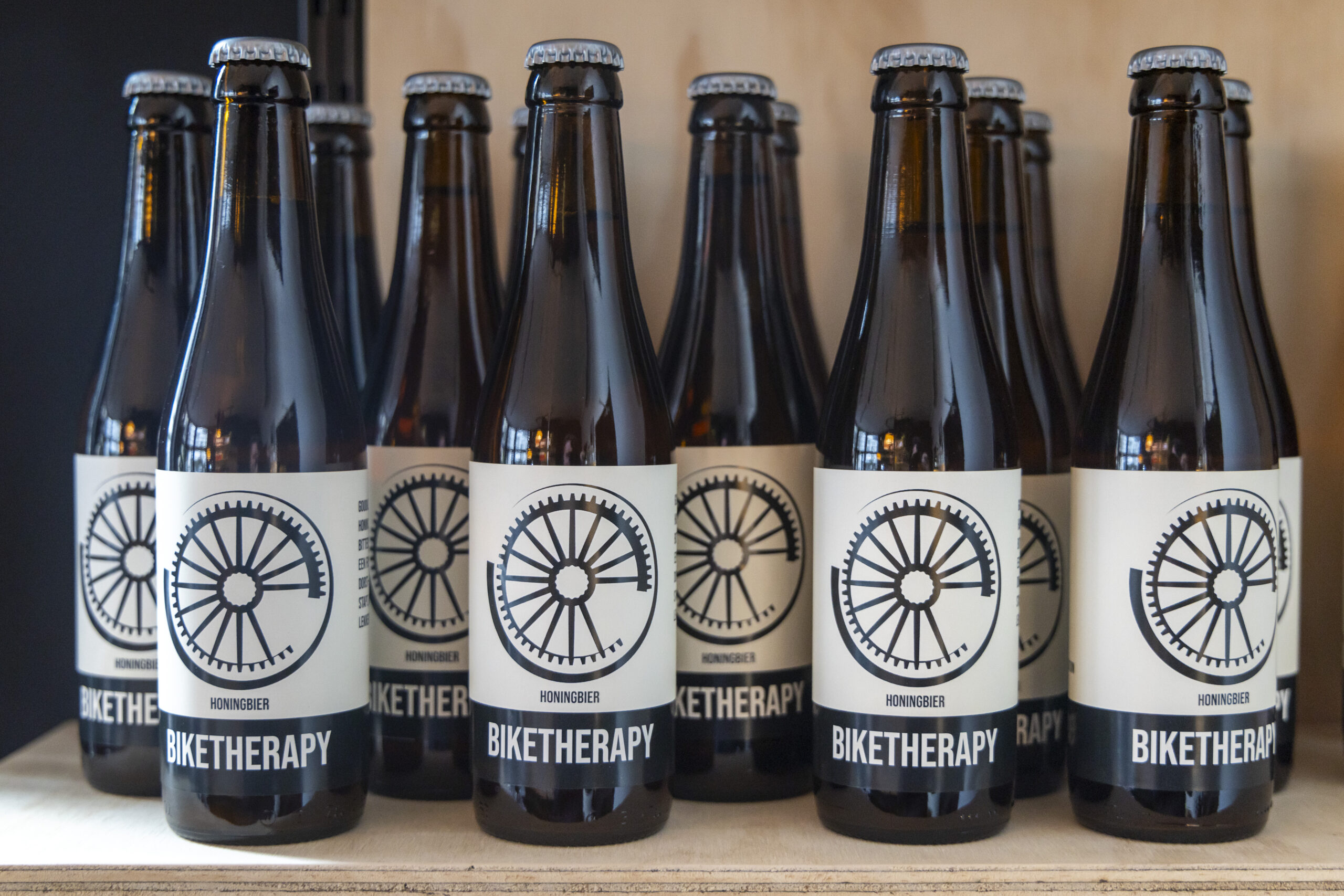 Bike Therapy-bier komt van brouwerij Katuin in Amersfoort. Maurijn kent de eigenaar van deze brouwerij. Foto: Koos Groenewold