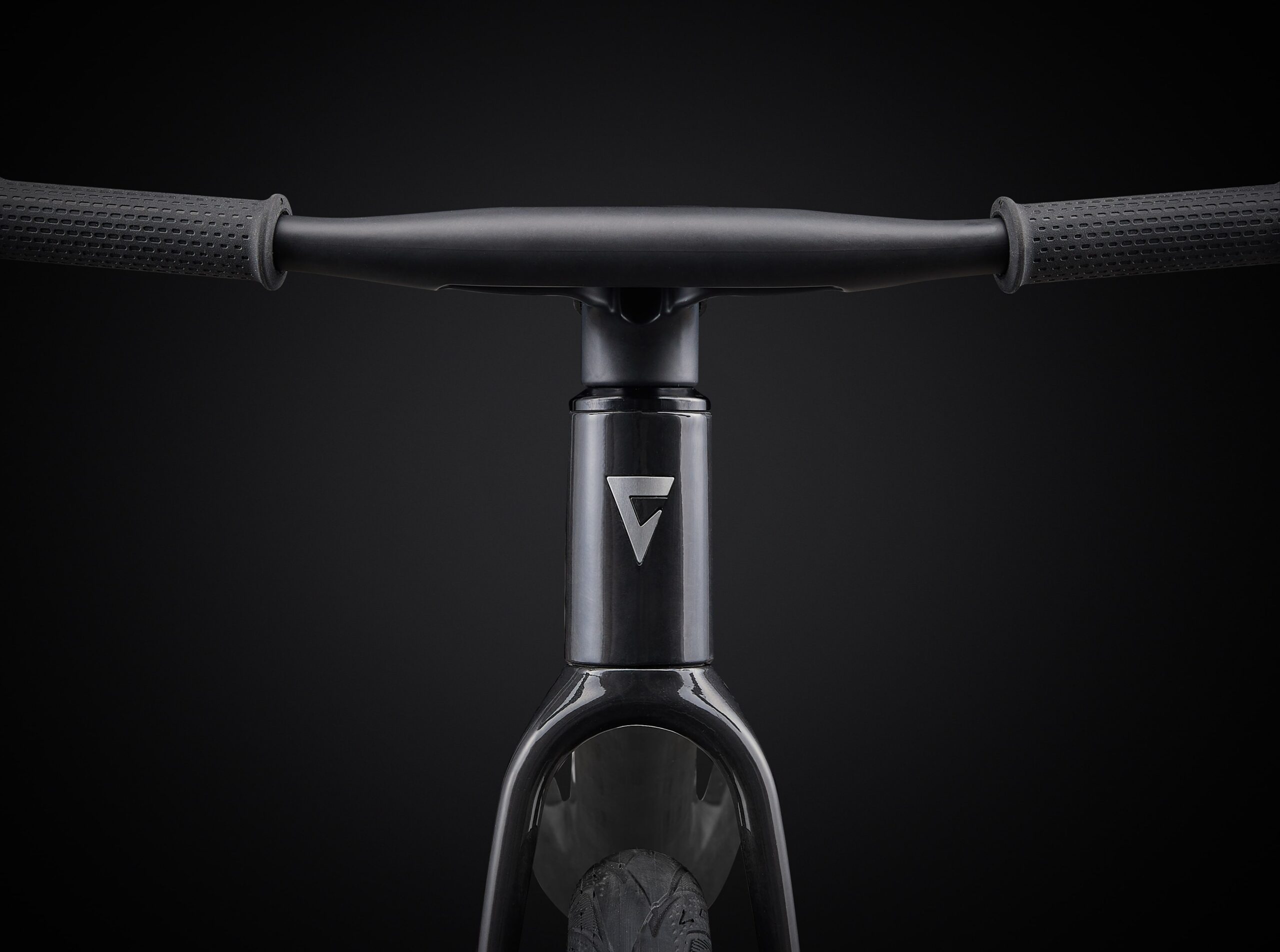 De minimalistische, geïntegreerde onderdelen zoals het eendelige stuur en de zadelpen zorgen voor een gestroomlijnde look en minder gewicht. Foto: Giant