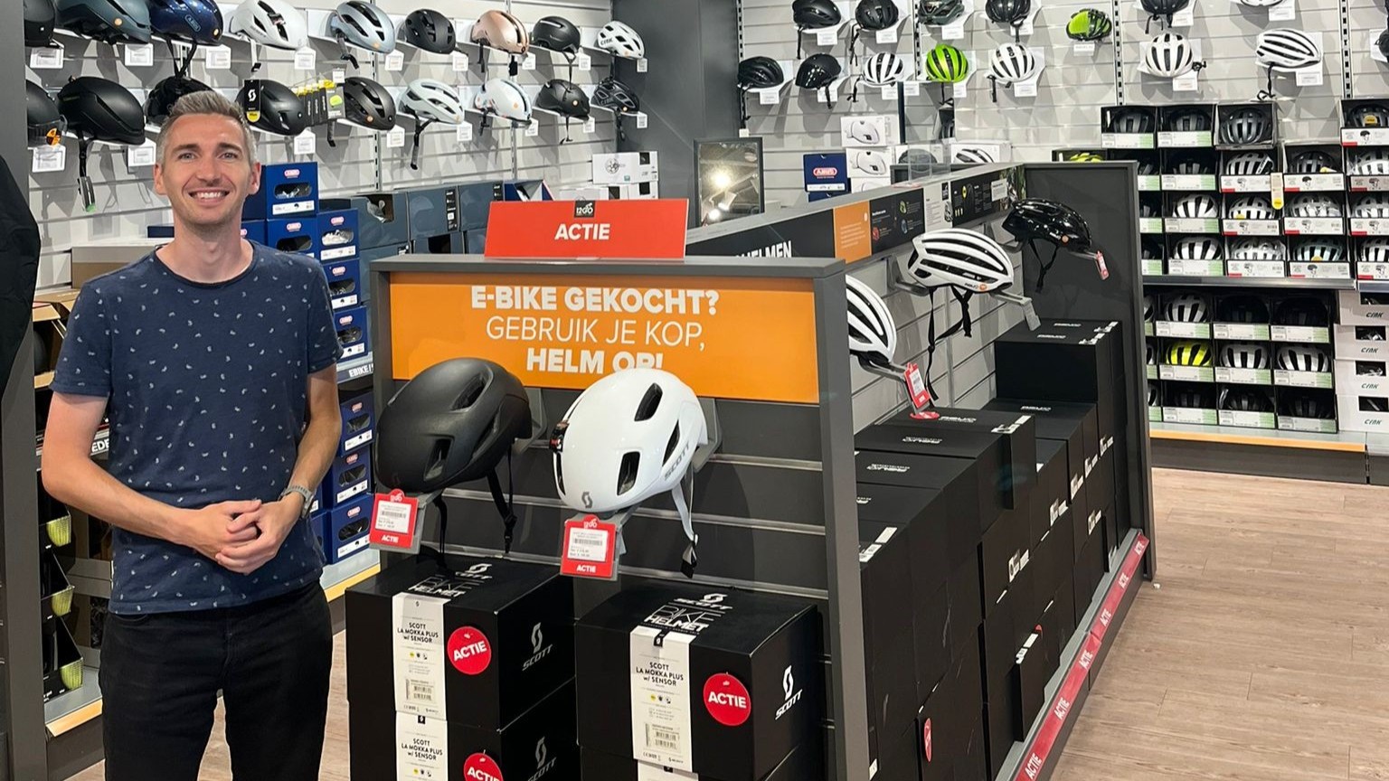 Huib Groenenboom ziet een toename in de verkoop van modellen met trendy kleuren.