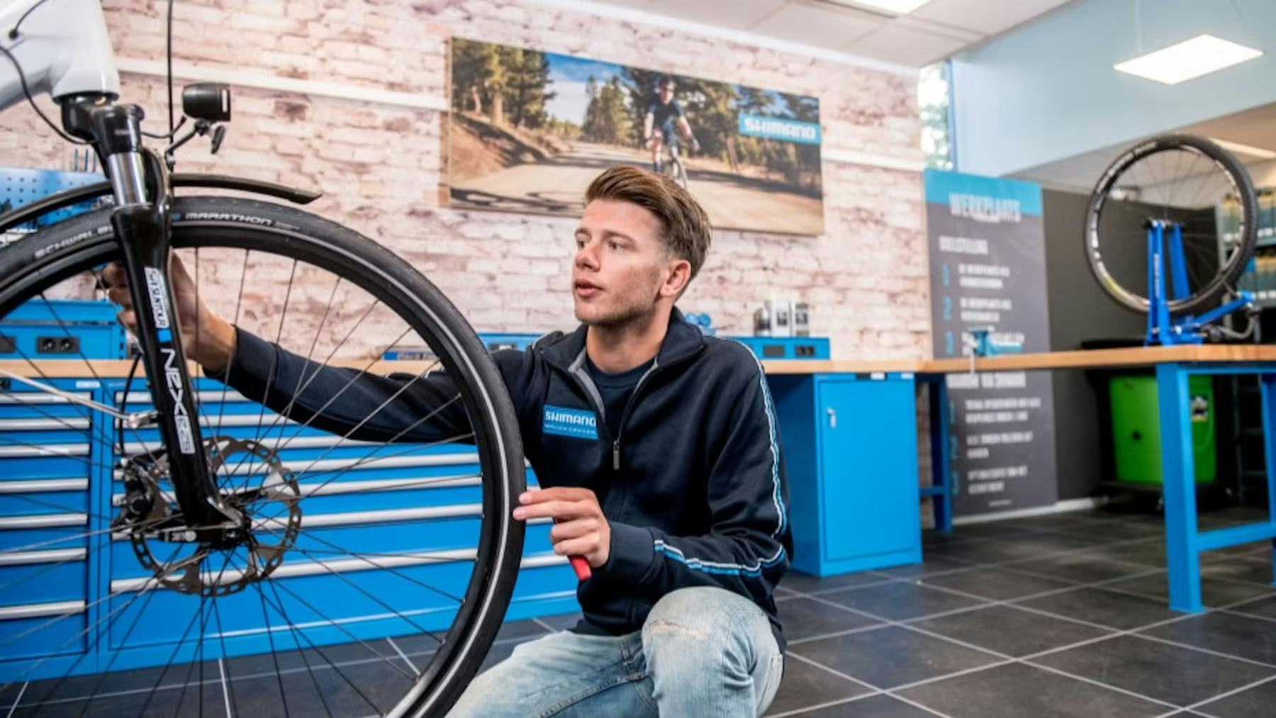 Shimano wil Europese tekort aan fietstechnici in kaart brengen. 'Geen enkel bedrijf kan dit alleen oplossen'