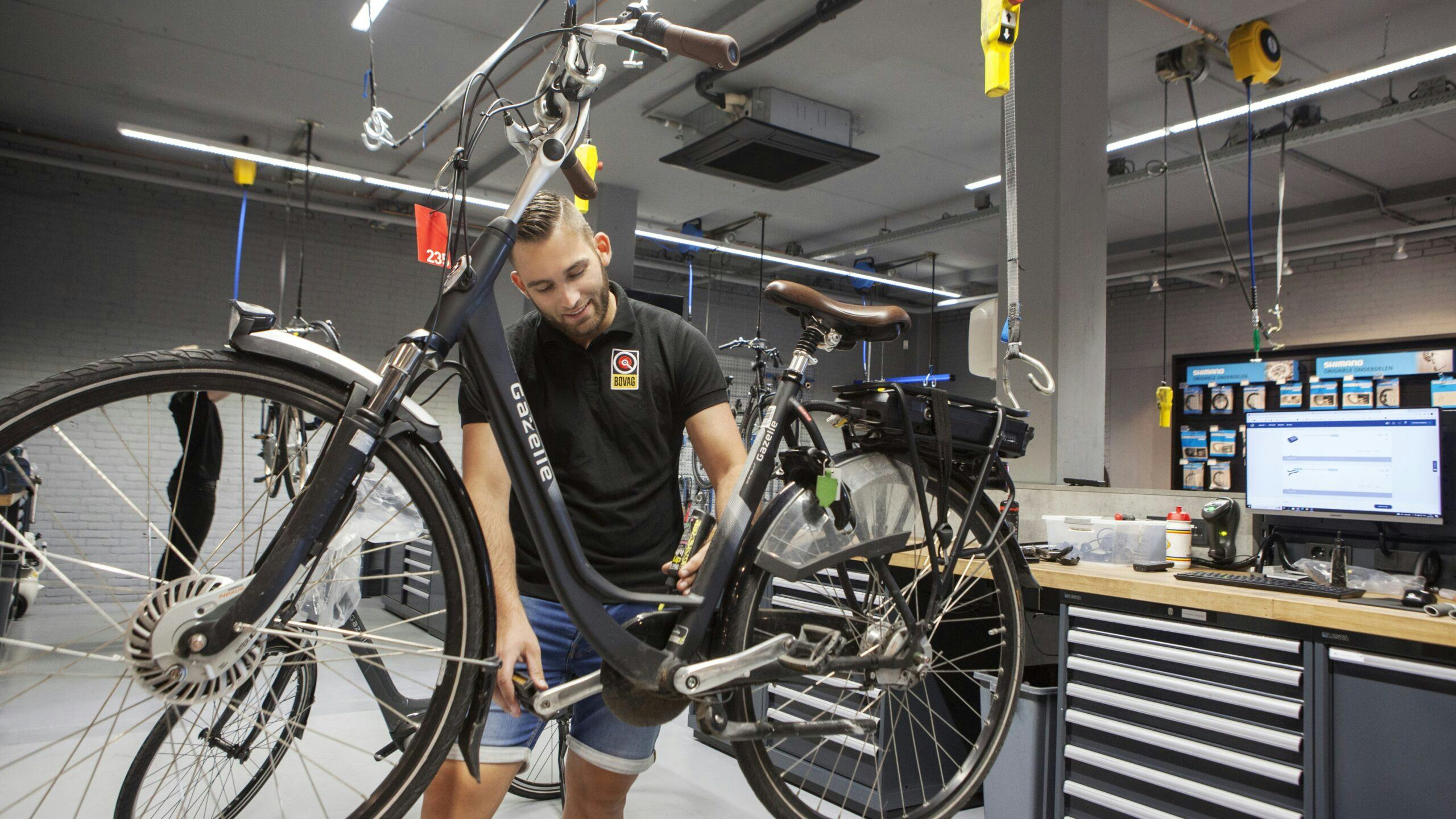 Een groep BOVAG-fietsbedrijven die een jaar lang intensieve begeleiding krijgt en samen optrekt. Dat is het nieuwe traject ‘Meer met BOVAG’. Foto: BOVAG