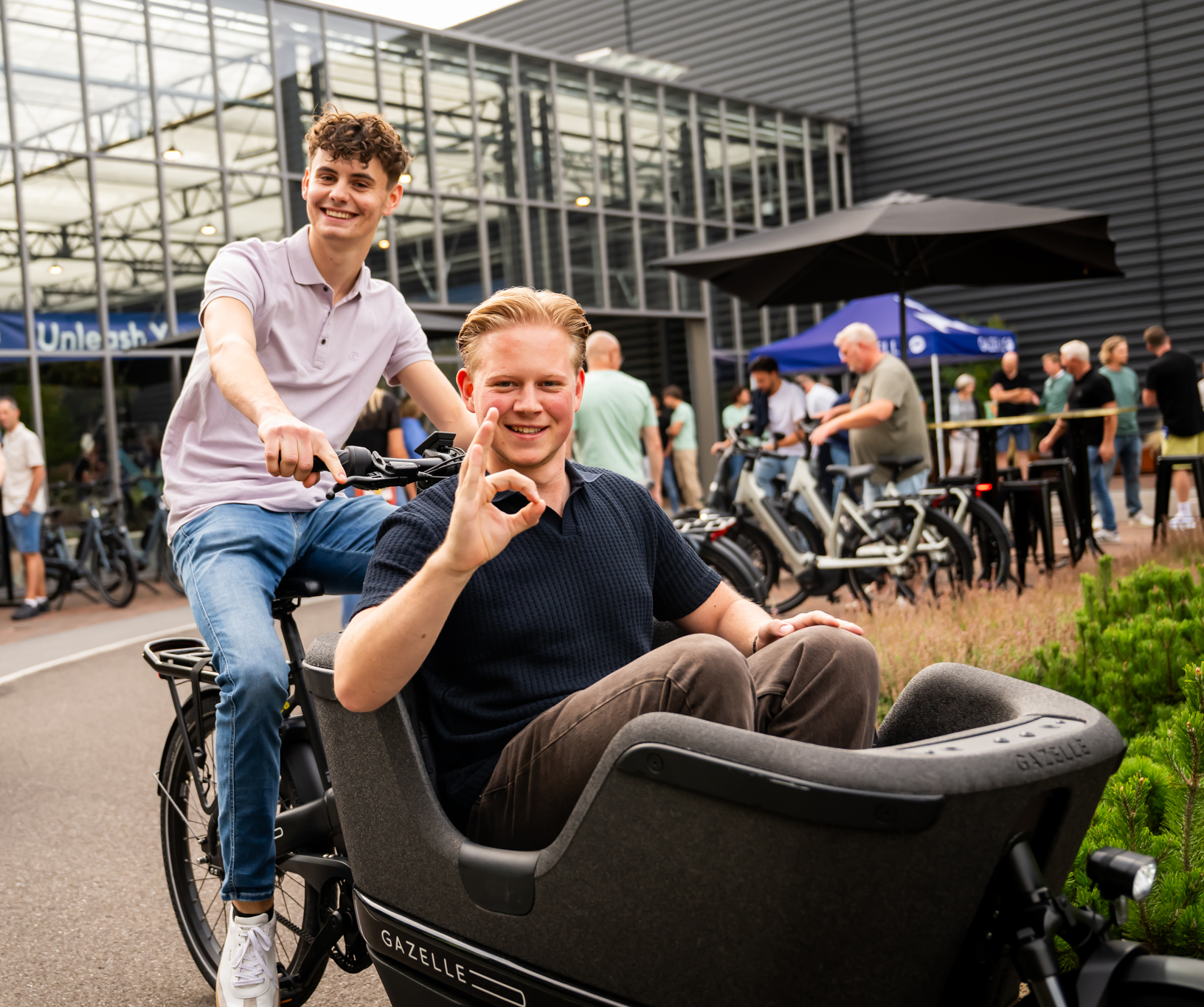 Er werd volop getest op de testbaan bij de fabriek. (Foto Gazelle)