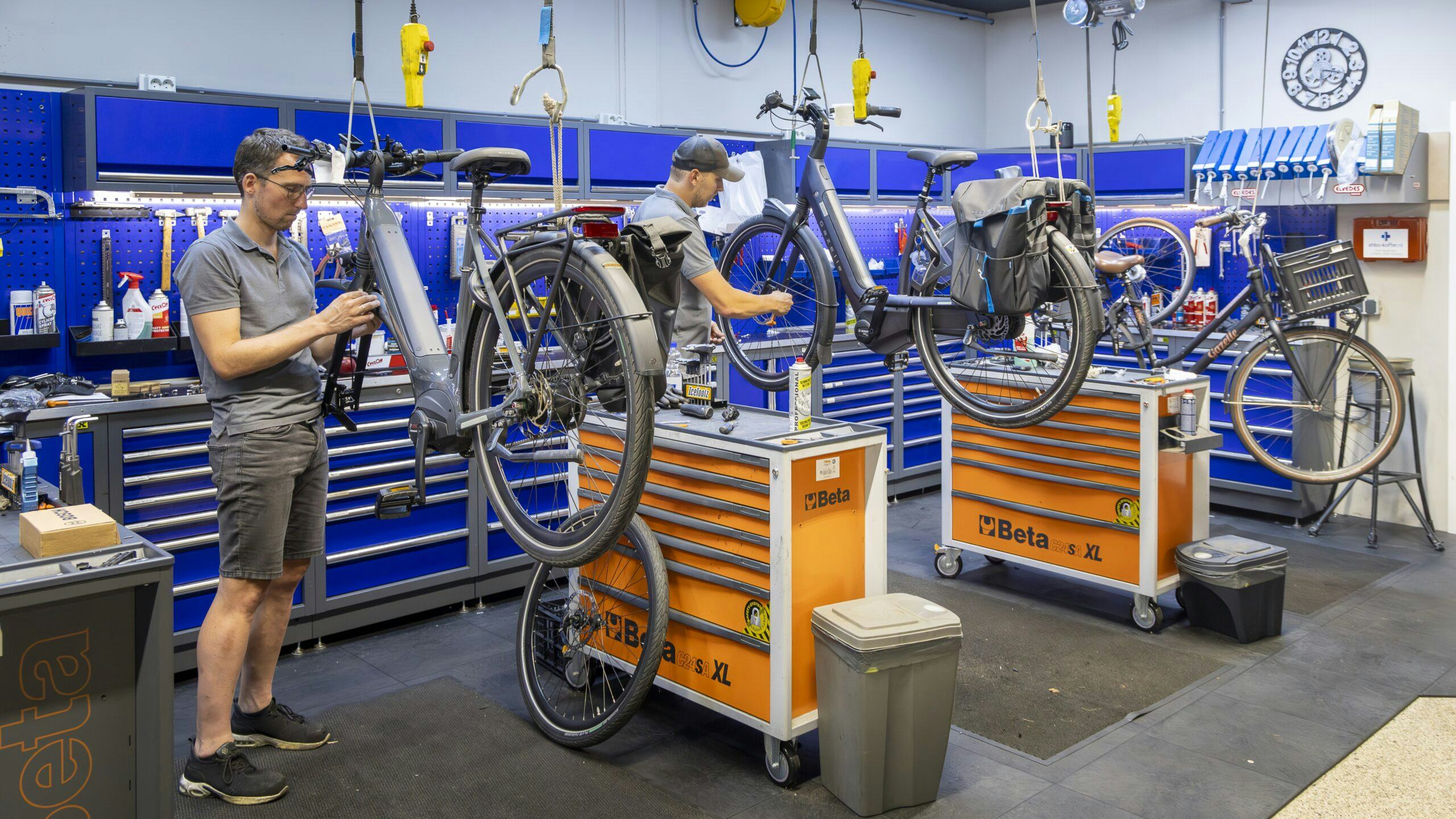 De Buurman Fietsen gaat deze zomer twee weken dicht. "Zo voorkom je dat je met te weinig mensen in de werkplaats staat en het werk niet aankunt. Nu komen we allemaal goed tot rust en kunnen we weer fris van start."