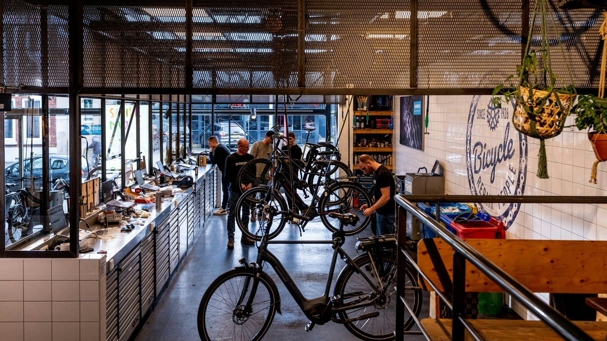 Tweewielerwinkel van het Jaar: genomineerde Landewé nog steeds jong van geest