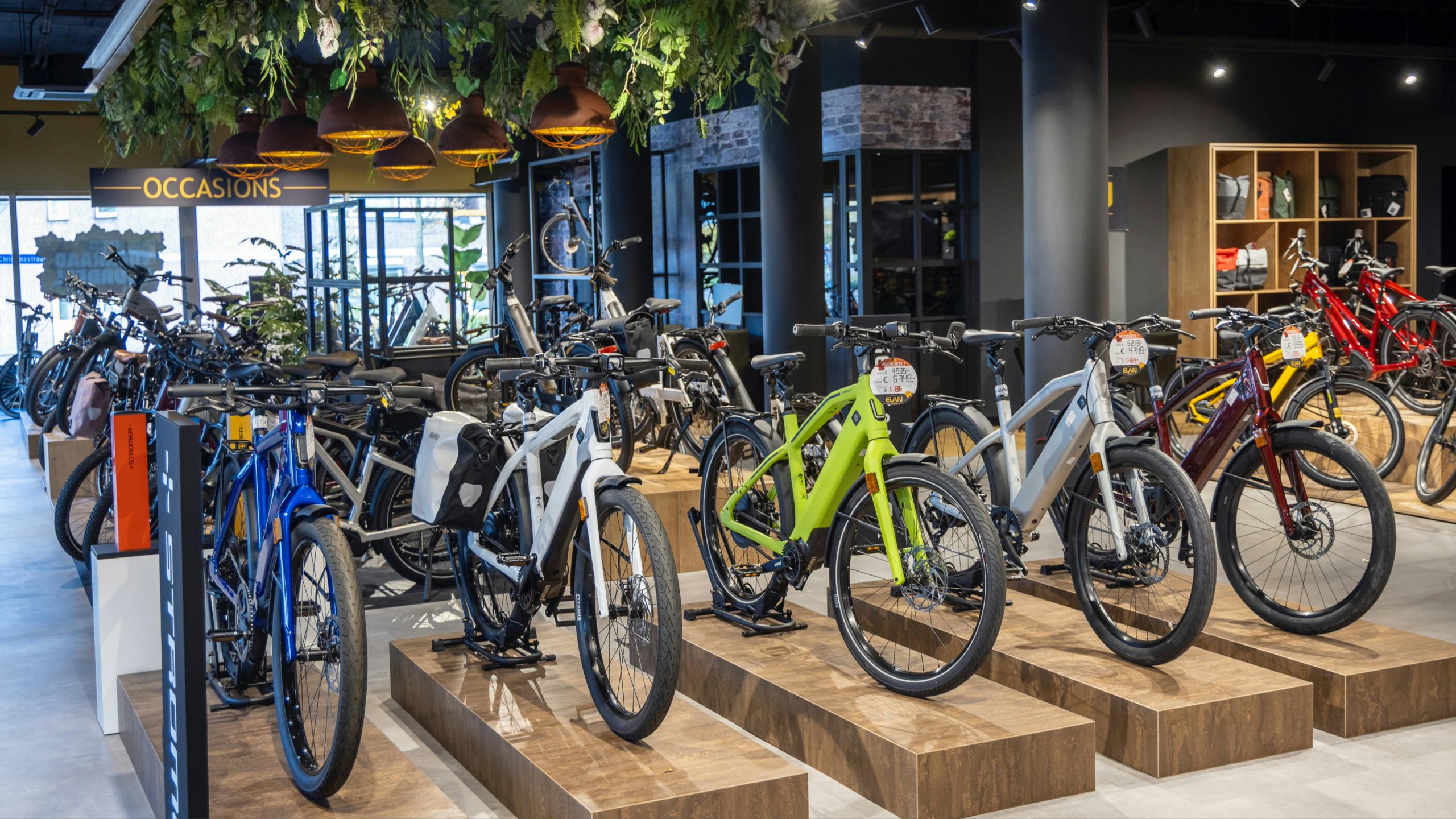 In samenwerking met Decoproject kwam er een compleet nieuwe look & feel uit de koker. De belangrijkste pijlers daarvan: een warme, kwaliteitsvolle uitstraling met gebruik van overwegend zwart en gouden accenten. Foto Koos Groenewold